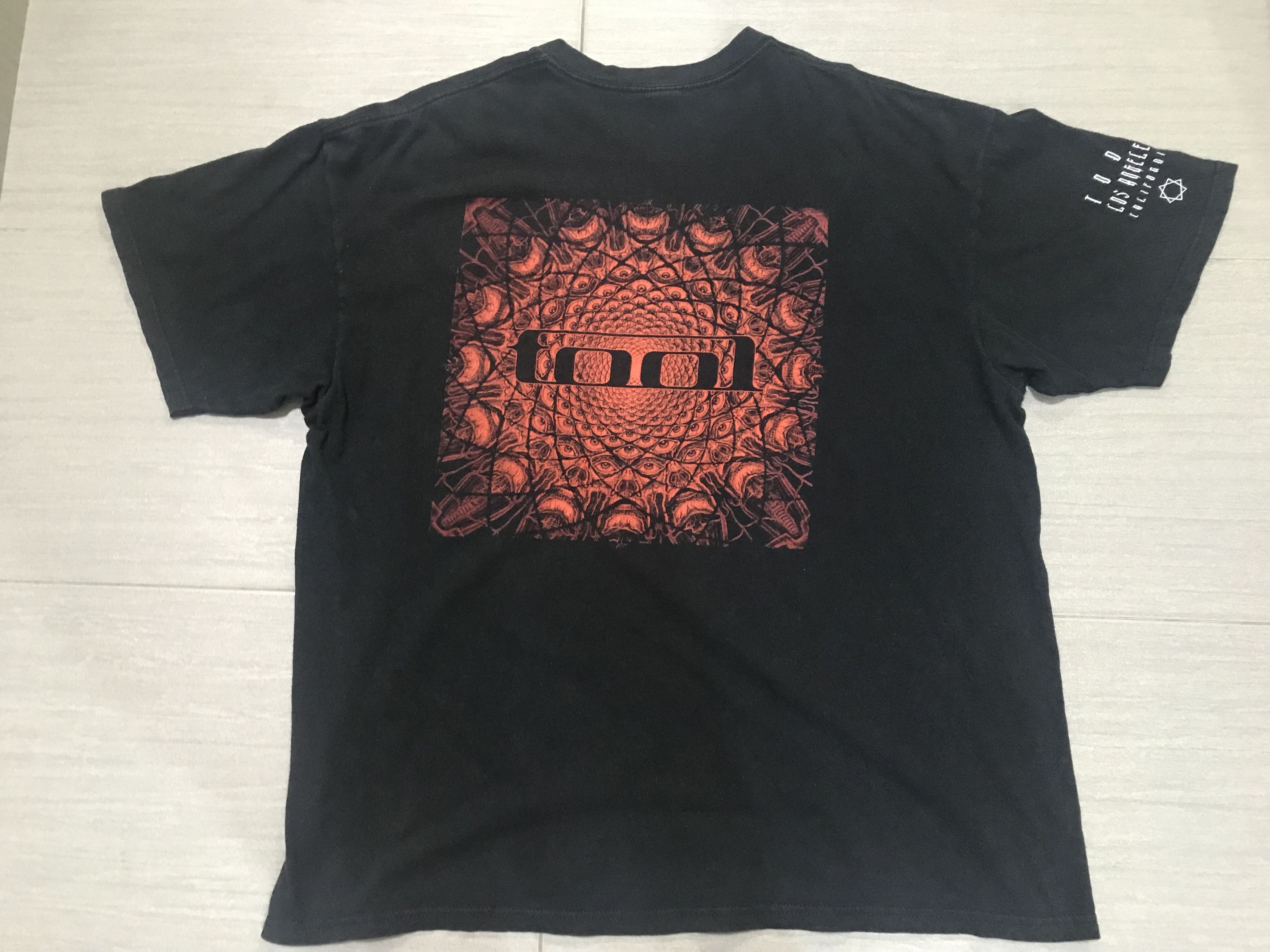Band Tees Vintage TOOL Eyes Maynard 10,000 Days Concert Tour Tshirt Size US XL / EU 56 / 4 - 7 Thumbnail