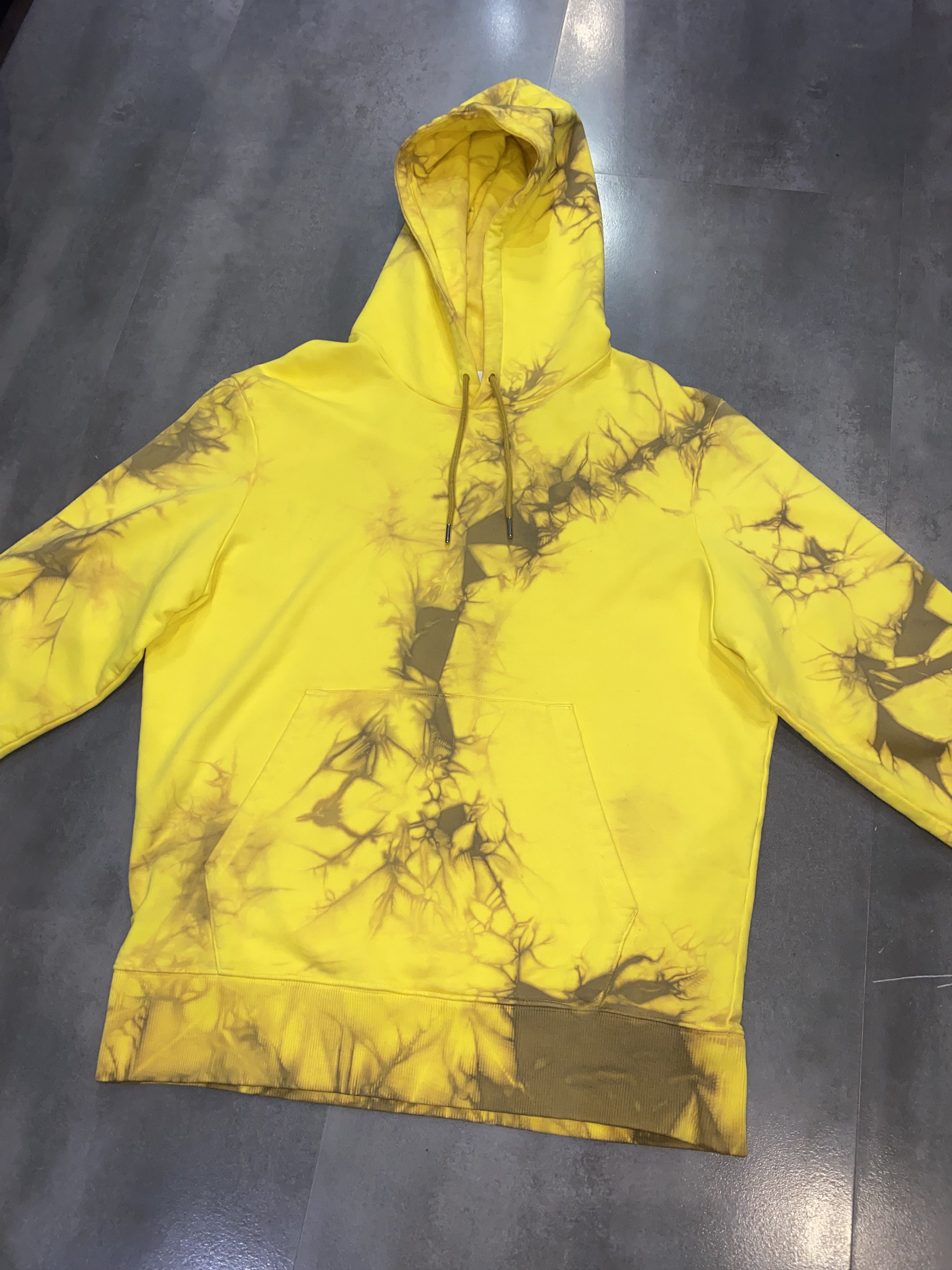 Helmut Lang AW18 Helmut Lang Tie Dye Big Logo Yellow Hoodie Size US XL / EU 56 / 4 - 9 Thumbnail