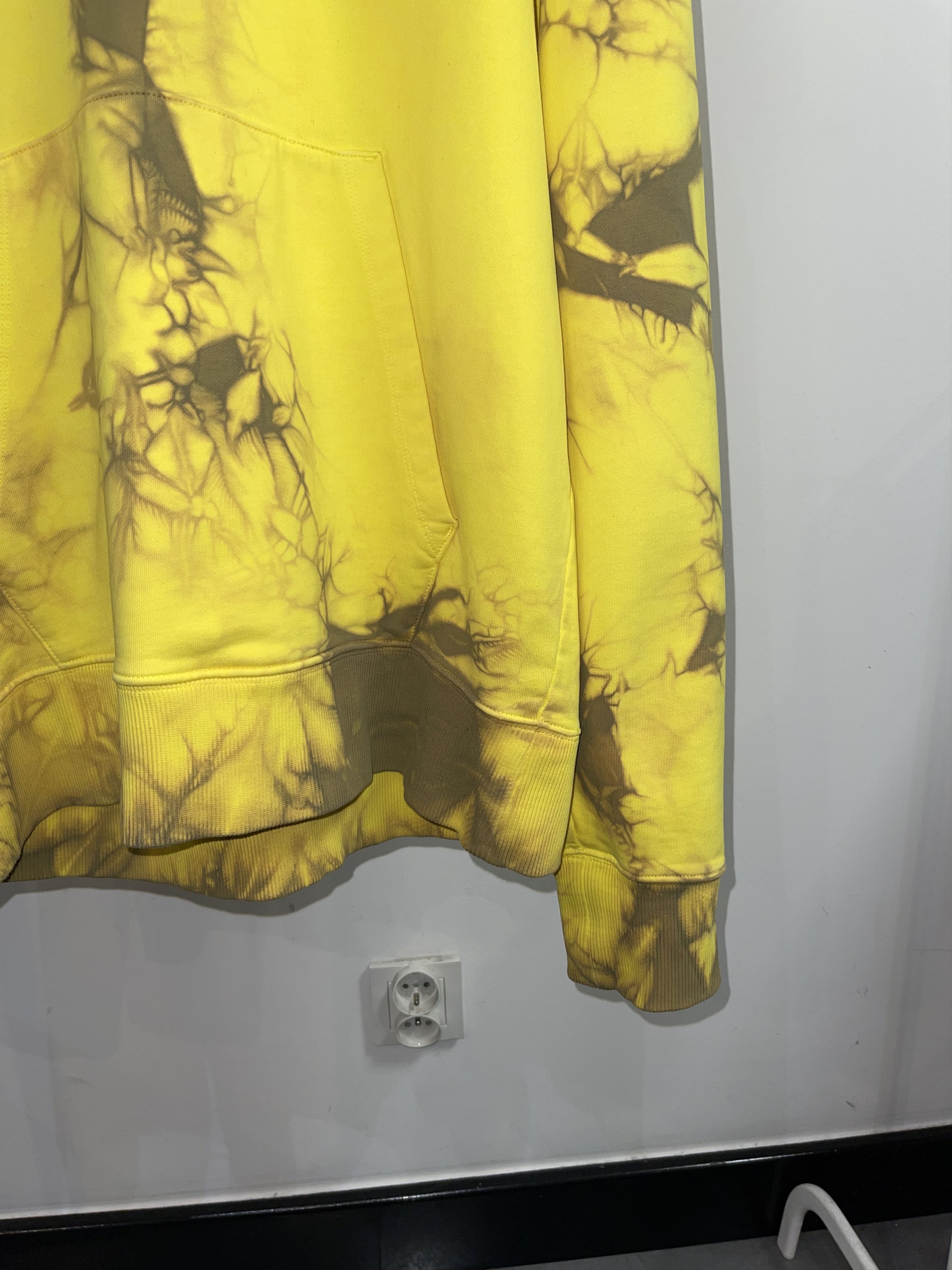 Helmut Lang AW18 Helmut Lang Tie Dye Big Logo Yellow Hoodie Size US XL / EU 56 / 4 - 6 Thumbnail