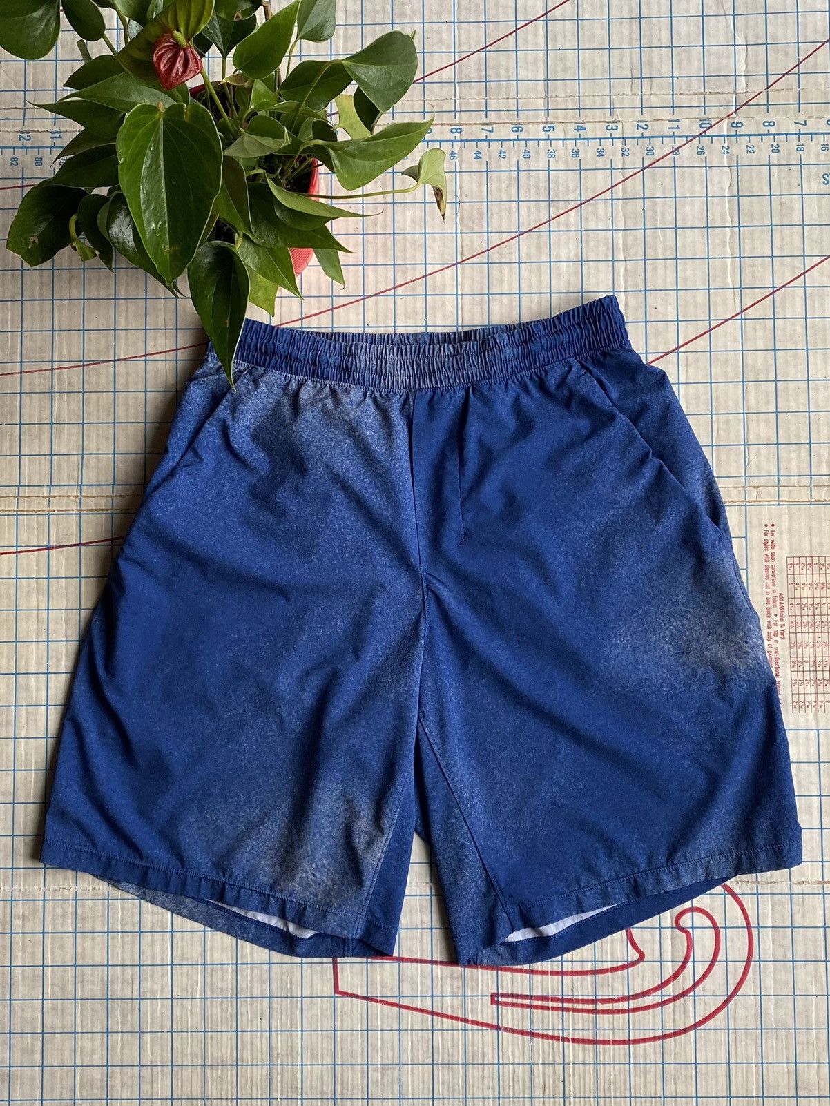 Lululemon Lululemon Pace Breaker Shorts Linerless Size Medium Blue Size US 32 / EU 48 - 1 Thumbnail