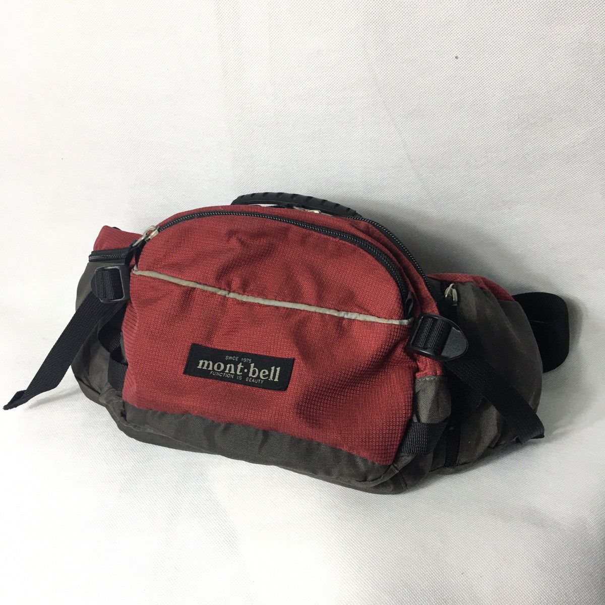 Montbell Montbell Tactical Multipocket Crossbody Waistbag Size ONE SIZE - 2 Thumbnail