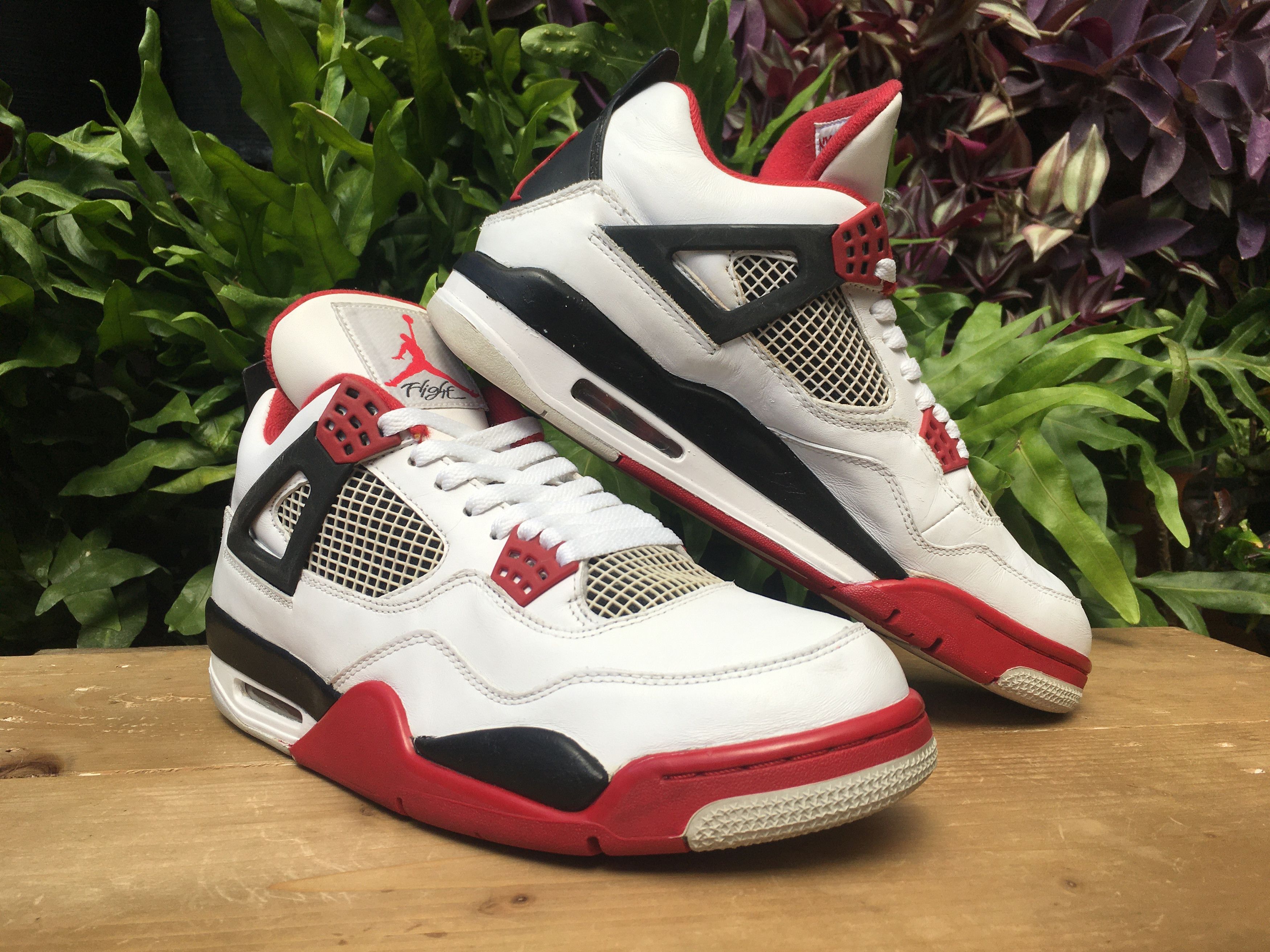 Jordan Brand × Nike 🔥 Nike Air Jordan 4 Retro Fire Red 2012 Size US 10.5 / EU 43-44 - 4 Thumbnail