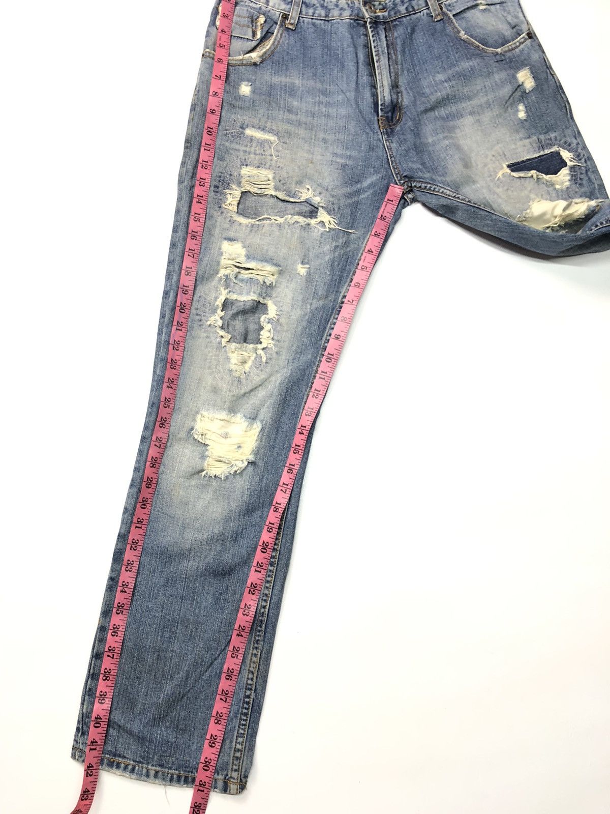 Designer JOGE MARTIN MAN MADE CARFTED BLUE WASH DISSTRESSED DENIM Size US 31 - 13 Thumbnail