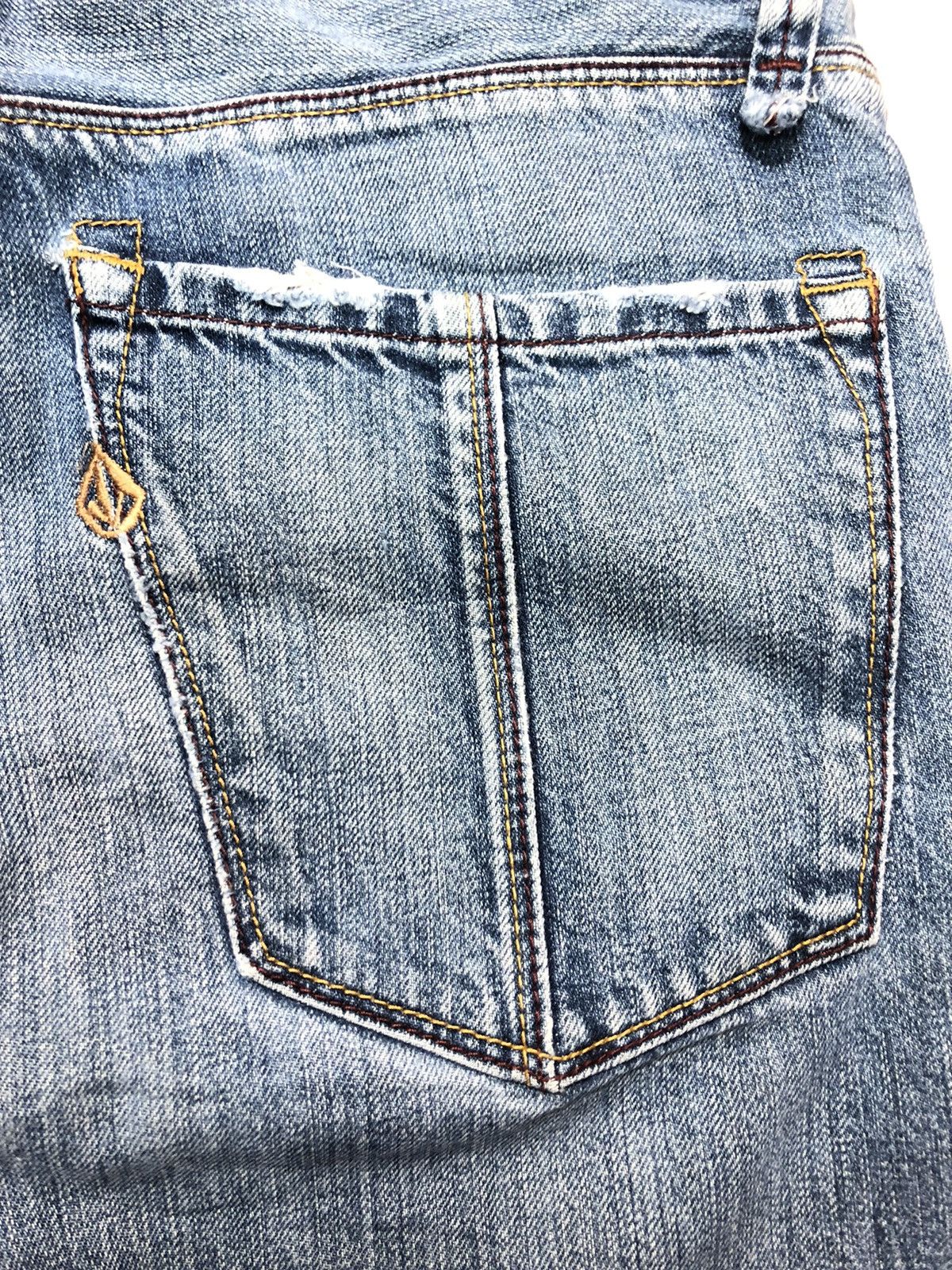 Vintage × Volcom VINTAGE VOLCOM DISTRESSED BLUE WASH DENIM Size US 30 / EU 46 - 5 Thumbnail