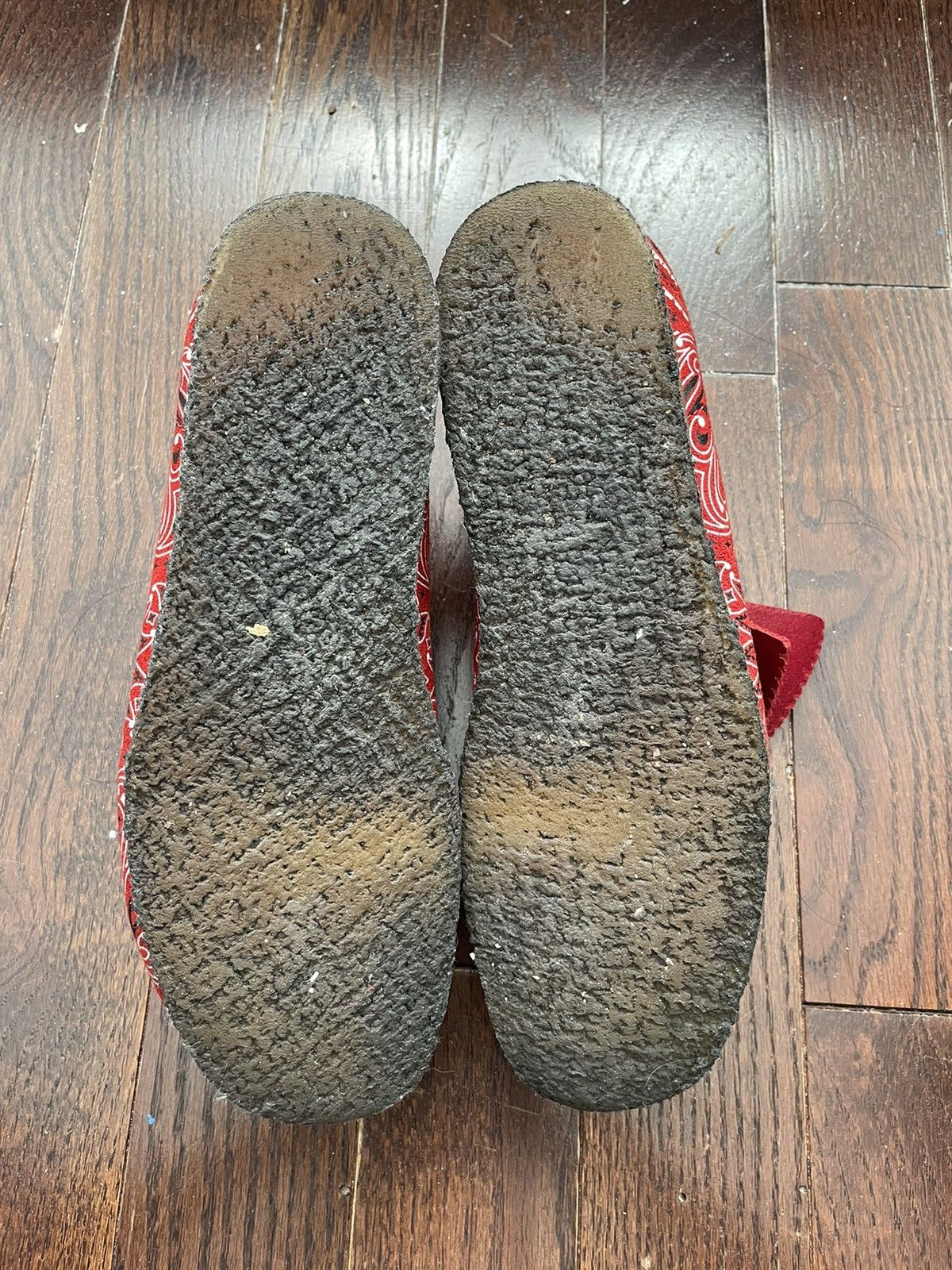 Clarks × Supreme Supreme Clarks Wallabees Low Paisley Bandana Red Size US 9 / EU 42 - 5 Thumbnail