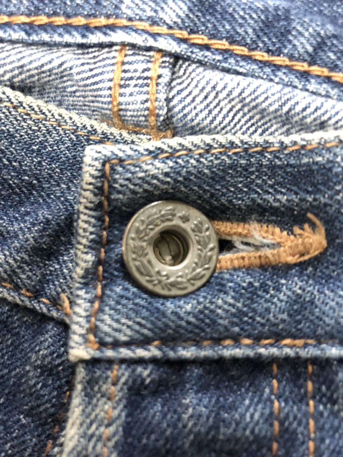 Kamikaze Attack × Salvage KAMIKAZE ATTACK SELVEDGE BLUE WASH DISTRESSED DENIM Size US 31 - 5 Thumbnail