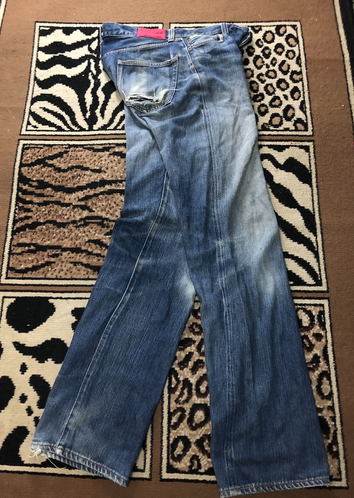 Kamikaze Attack × Salvage KAMIKAZE ATTACK SELVEDGE BLUE WASH DISTRESSED DENIM Size US 31 - 12 Thumbnail