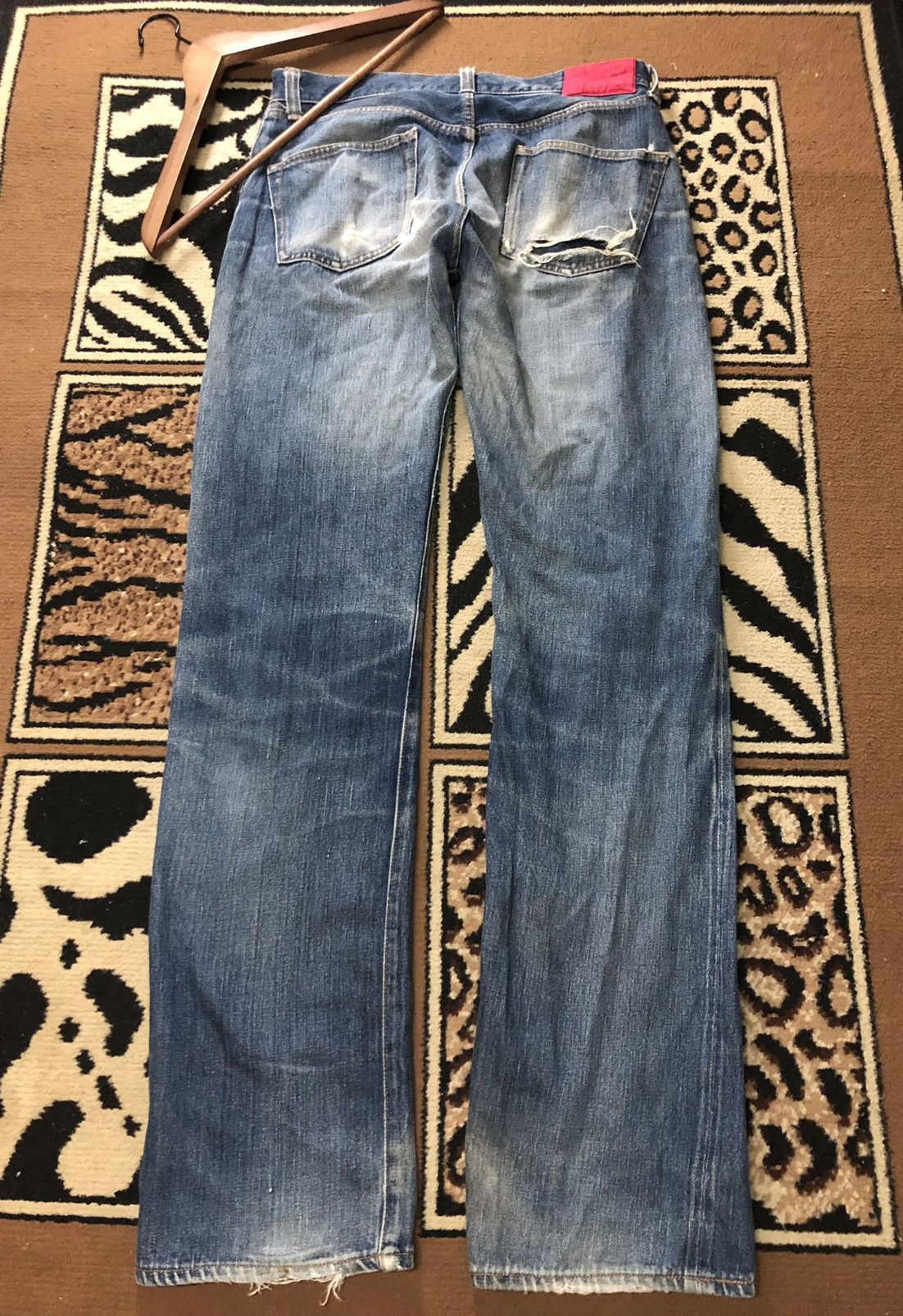 Kamikaze Attack × Salvage KAMIKAZE ATTACK SELVEDGE BLUE WASH DISTRESSED DENIM Size US 31 - 8 Thumbnail