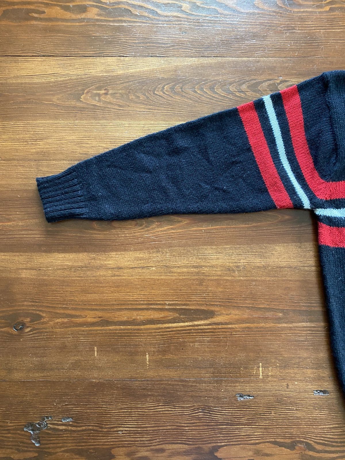 Mickey Mouse Vintage 90’s Mickey Mouse Embroidered Knit Sweater Size US M / EU 48-50 / 2 - 8 Thumbnail