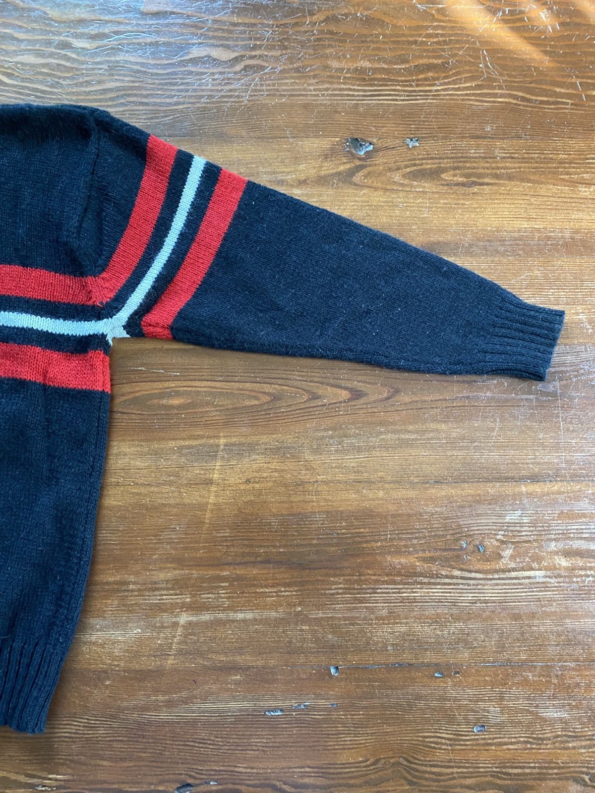 Mickey Mouse Vintage 90’s Mickey Mouse Embroidered Knit Sweater Size US M / EU 48-50 / 2 - 13 Thumbnail