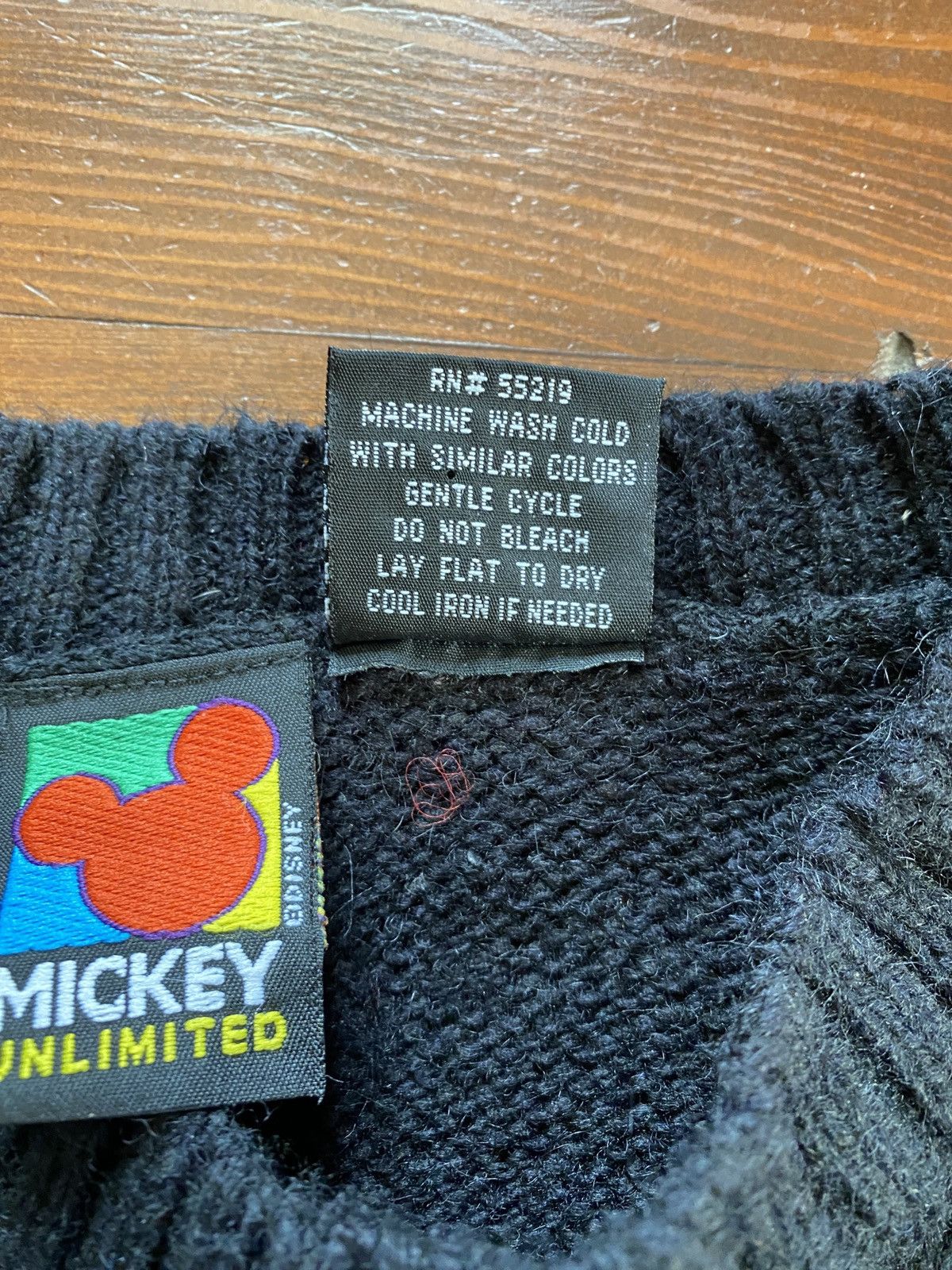 Mickey Mouse Vintage 90’s Mickey Mouse Embroidered Knit Sweater Size US M / EU 48-50 / 2 - 10 Thumbnail