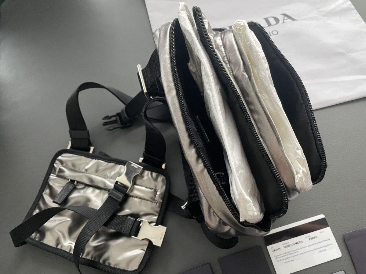 Prada Super Rare Brand NEW Prada Logo Silver Battle Bag Size ONE SIZE - 17 Thumbnail