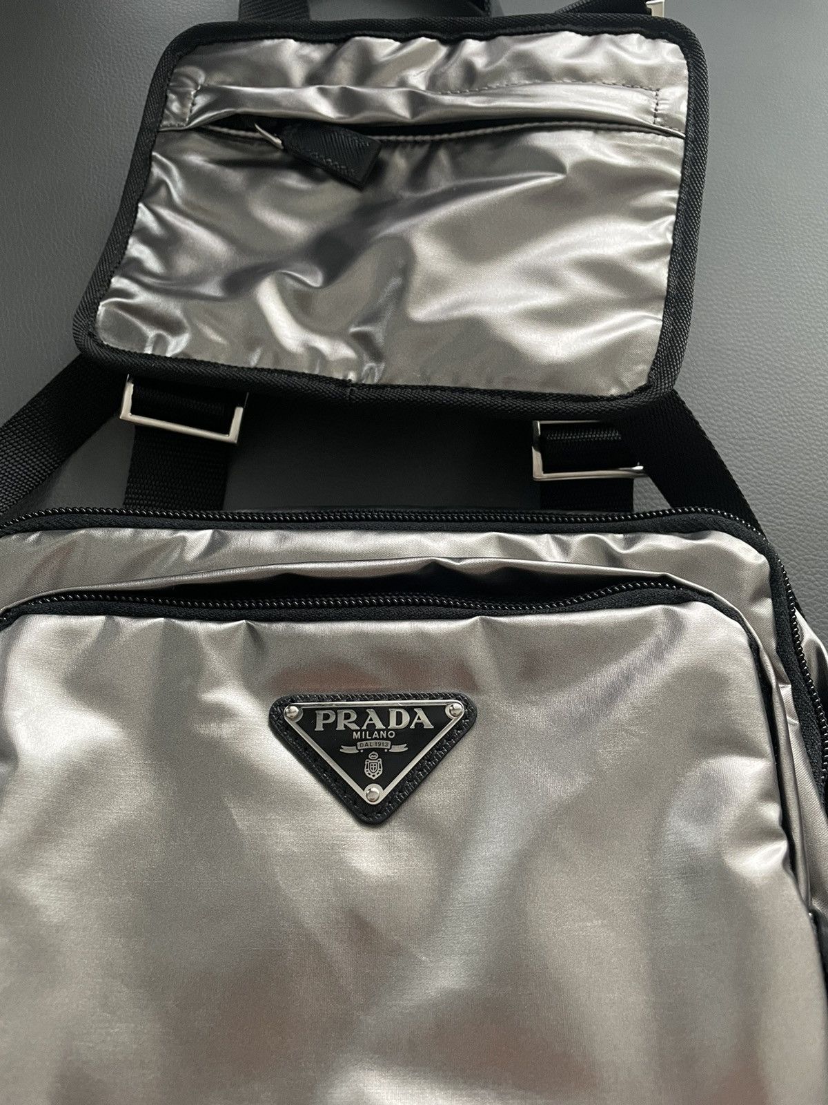 Prada Super Rare Brand NEW Prada Logo Silver Battle Bag Size ONE SIZE - 9 Thumbnail