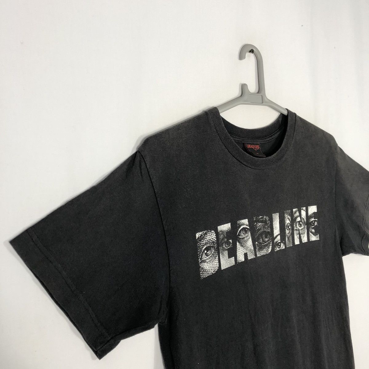 Deadline × Japanese Brand × Vintage 🔥Thrash🔥🇯🇵Deadline An Eye For An Eye Spellout Sun Faded Tee Size US M / EU 48-50 / 2 - 8 Thumbnail