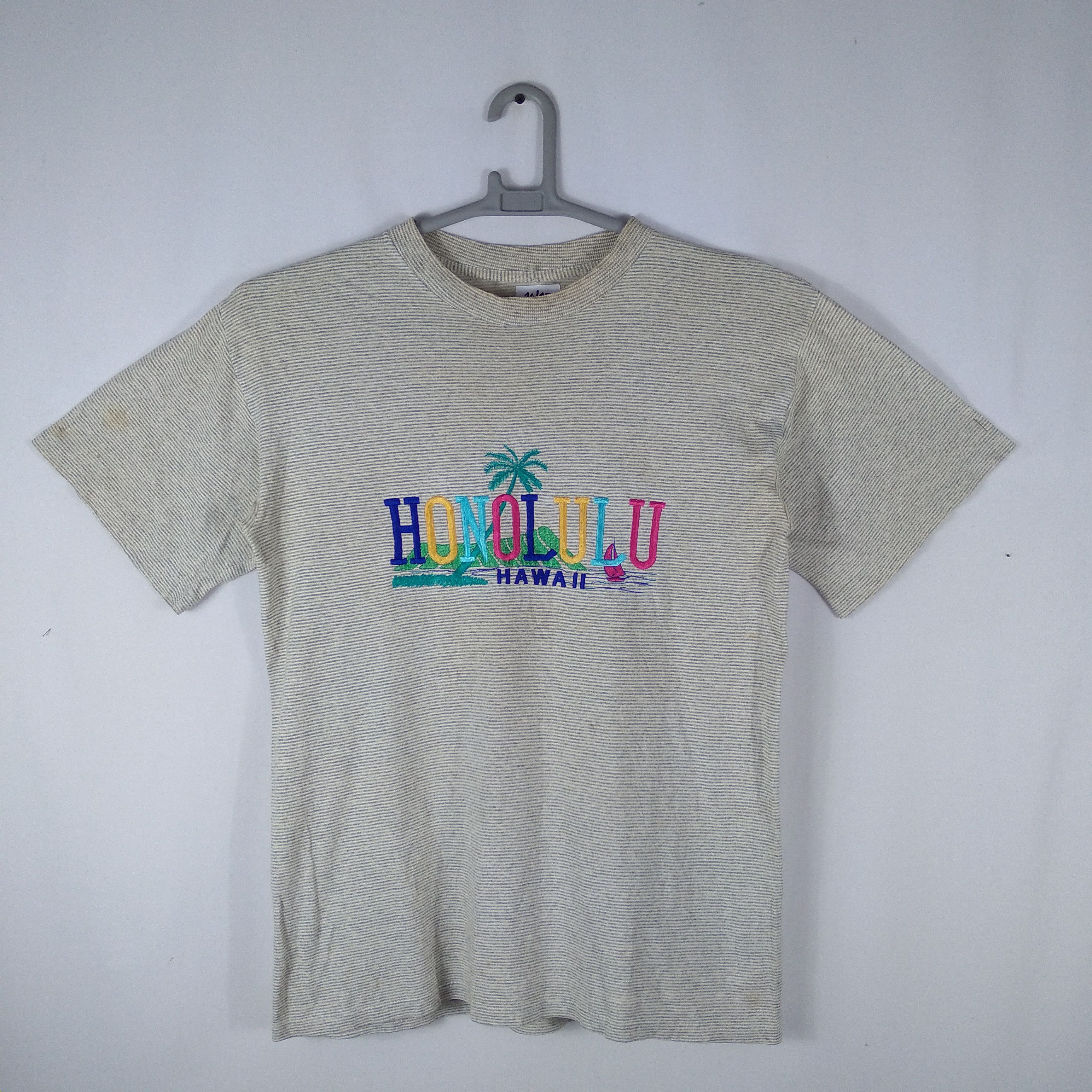 Vintage Vintage Honolulu Hawaii Colourful Embroidery Spellout Tee Size US M / EU 48-50 / 2 - 1 Thumbnail