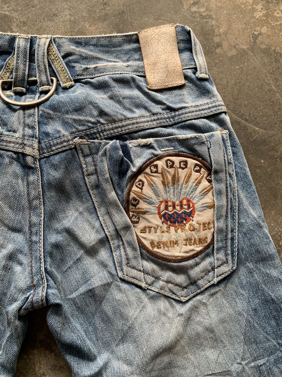 Japanese Brand Red Pepper Distressed Denim Size US 26 / EU 42 - 4 Thumbnail