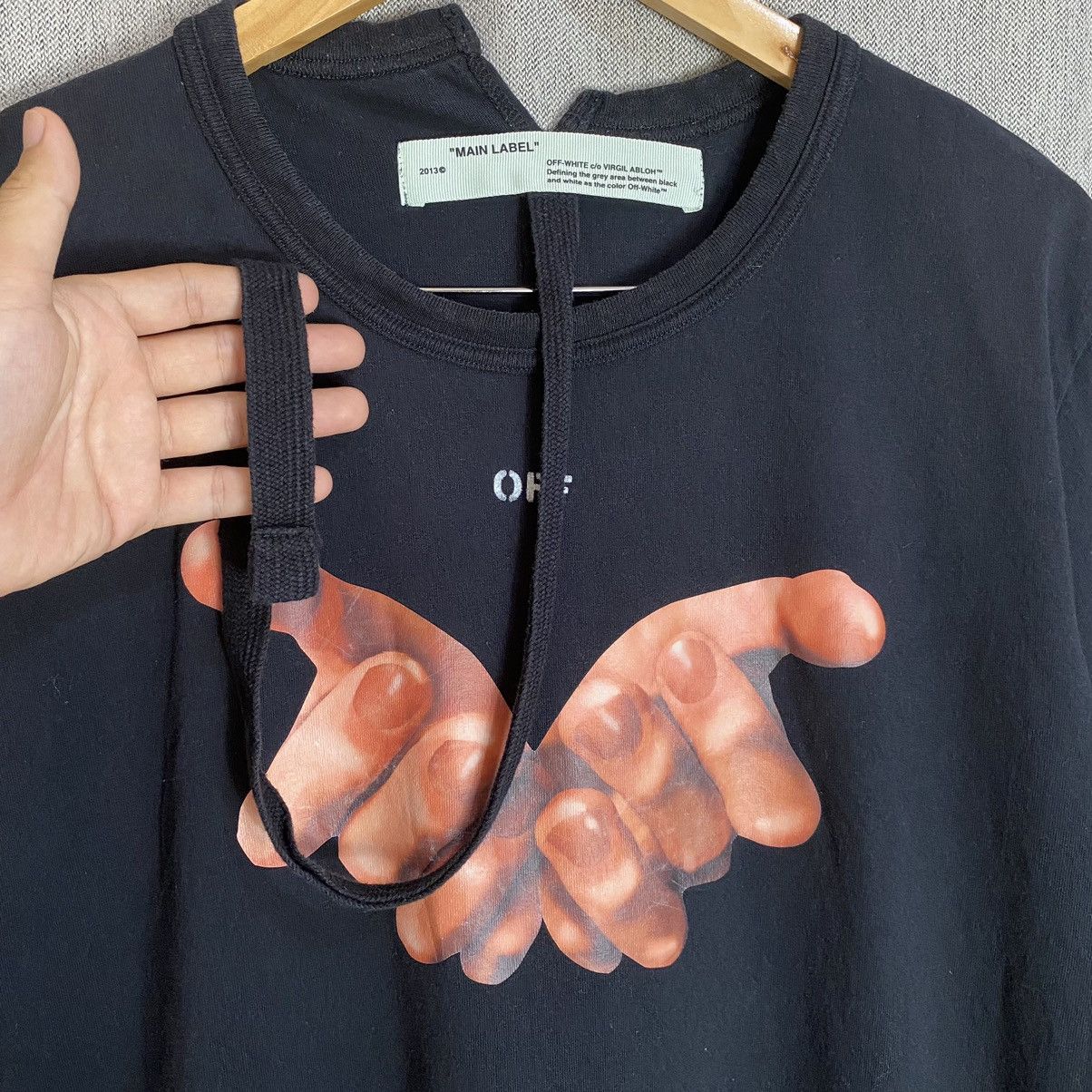 Off-White Off White - Square Hands Asymmetric T-Shirt Size US L / EU 52-54 / 3 - 4 Thumbnail