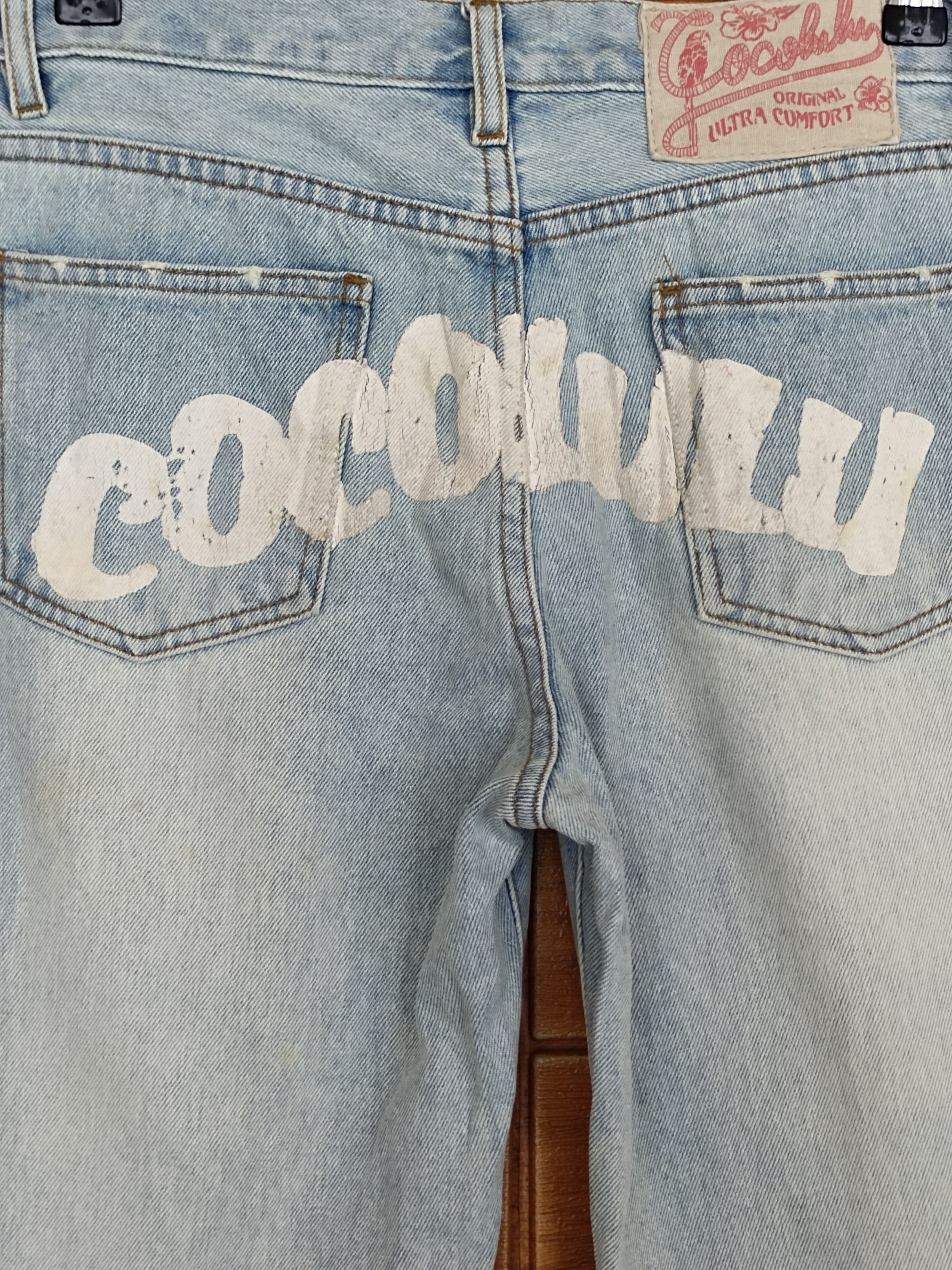 Japanese Brand 🇯🇵 Cocolulu Spell Out Distressed Light Wash Denim Jeans Size US 30 / EU 46 - 3 Thumbnail