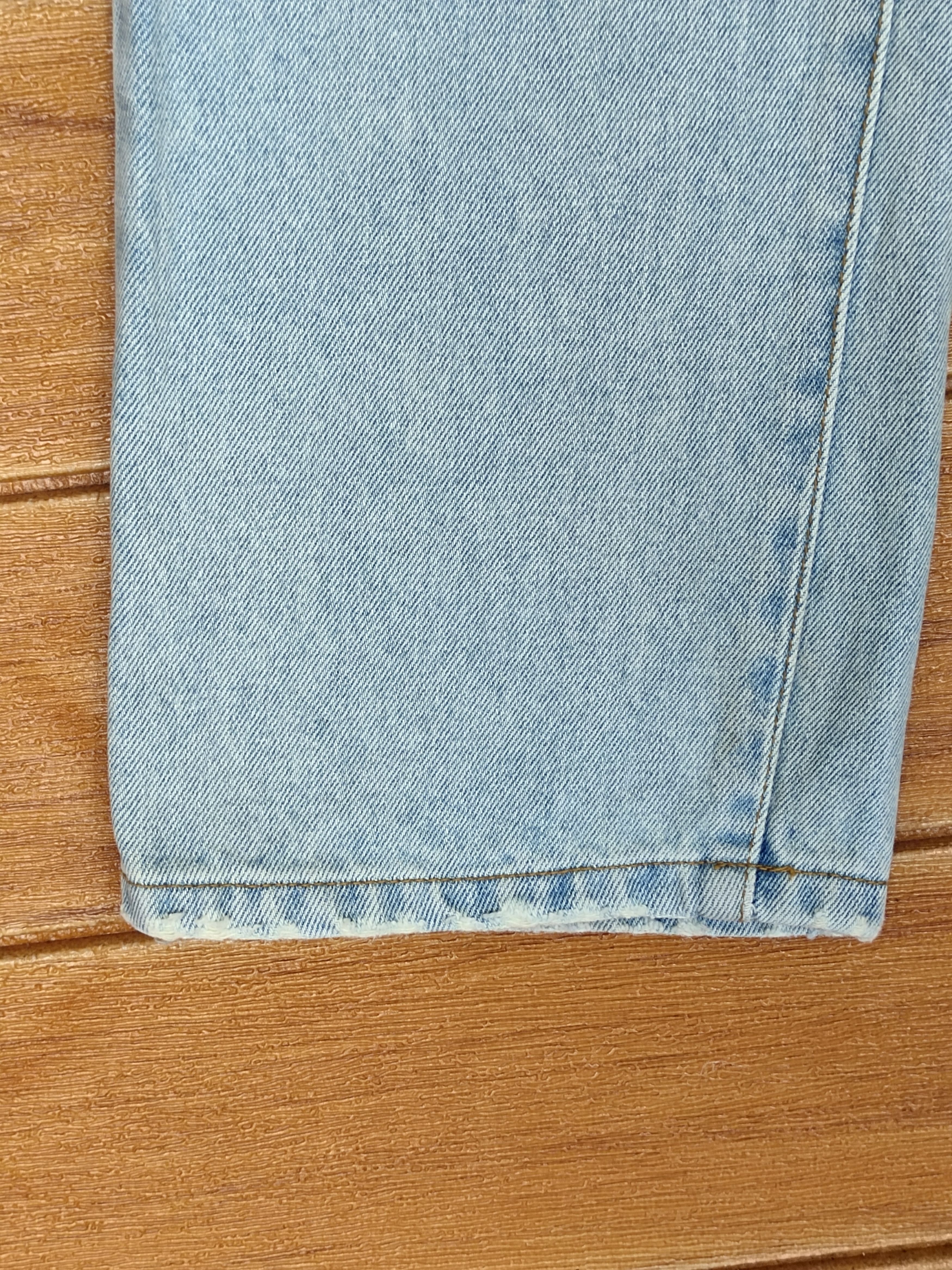 Japanese Brand 🇯🇵 Cocolulu Spell Out Distressed Light Wash Denim Jeans Size US 30 / EU 46 - 16 Thumbnail