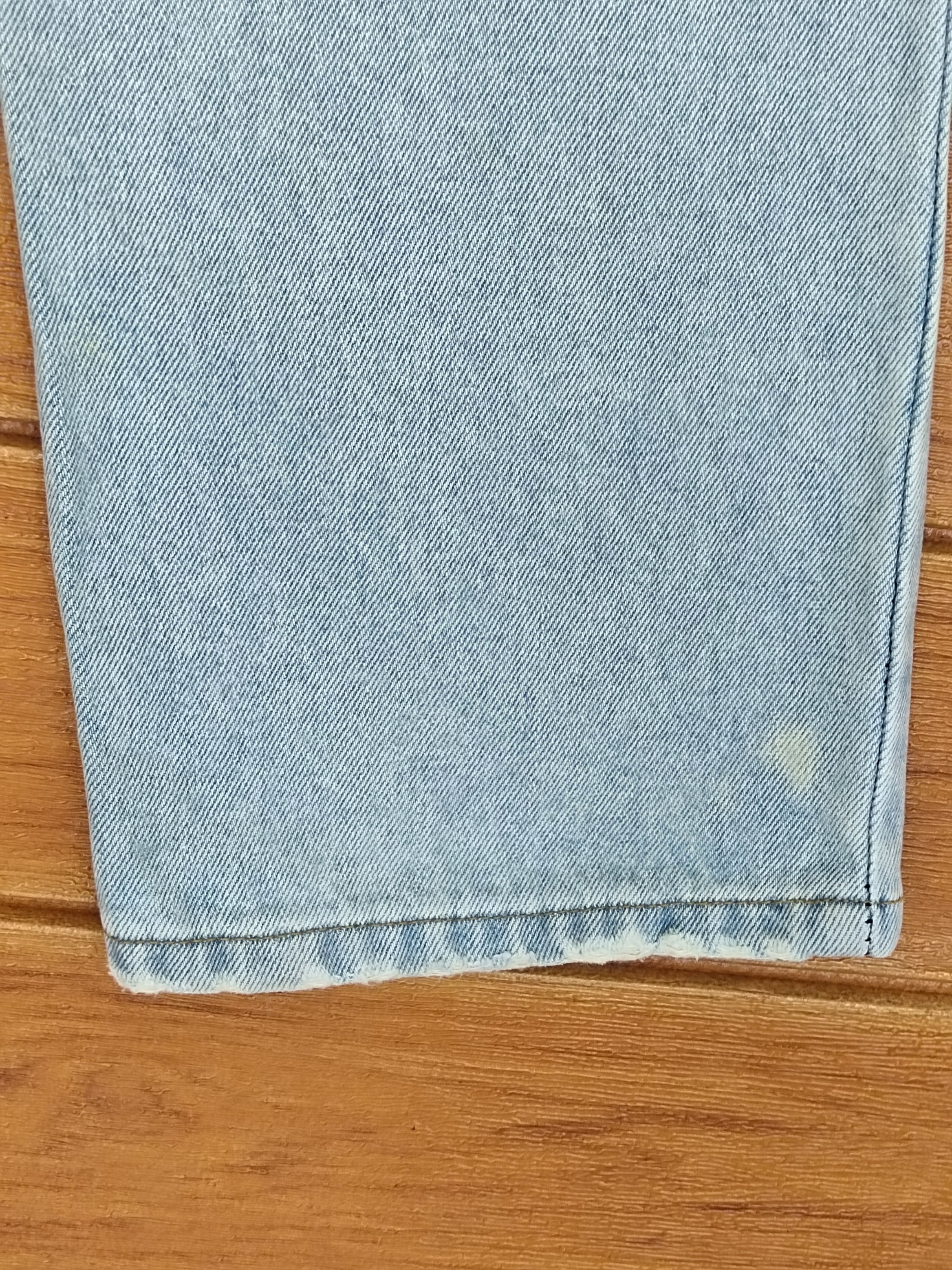 Japanese Brand 🇯🇵 Cocolulu Spell Out Distressed Light Wash Denim Jeans Size US 30 / EU 46 - 7 Thumbnail