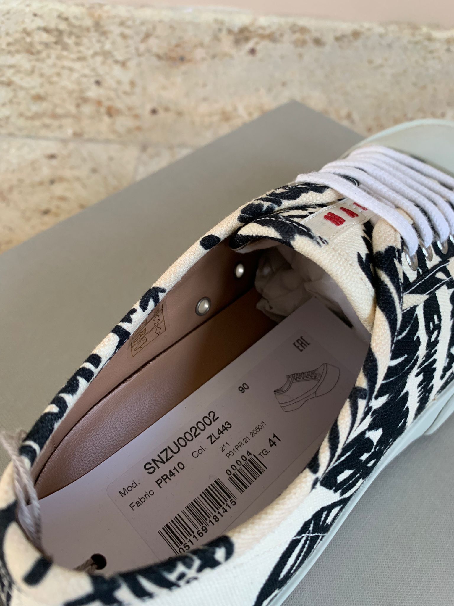 Marni Low Top Sneakers in White / Black Size US 8 / EU 41 - 6 Thumbnail