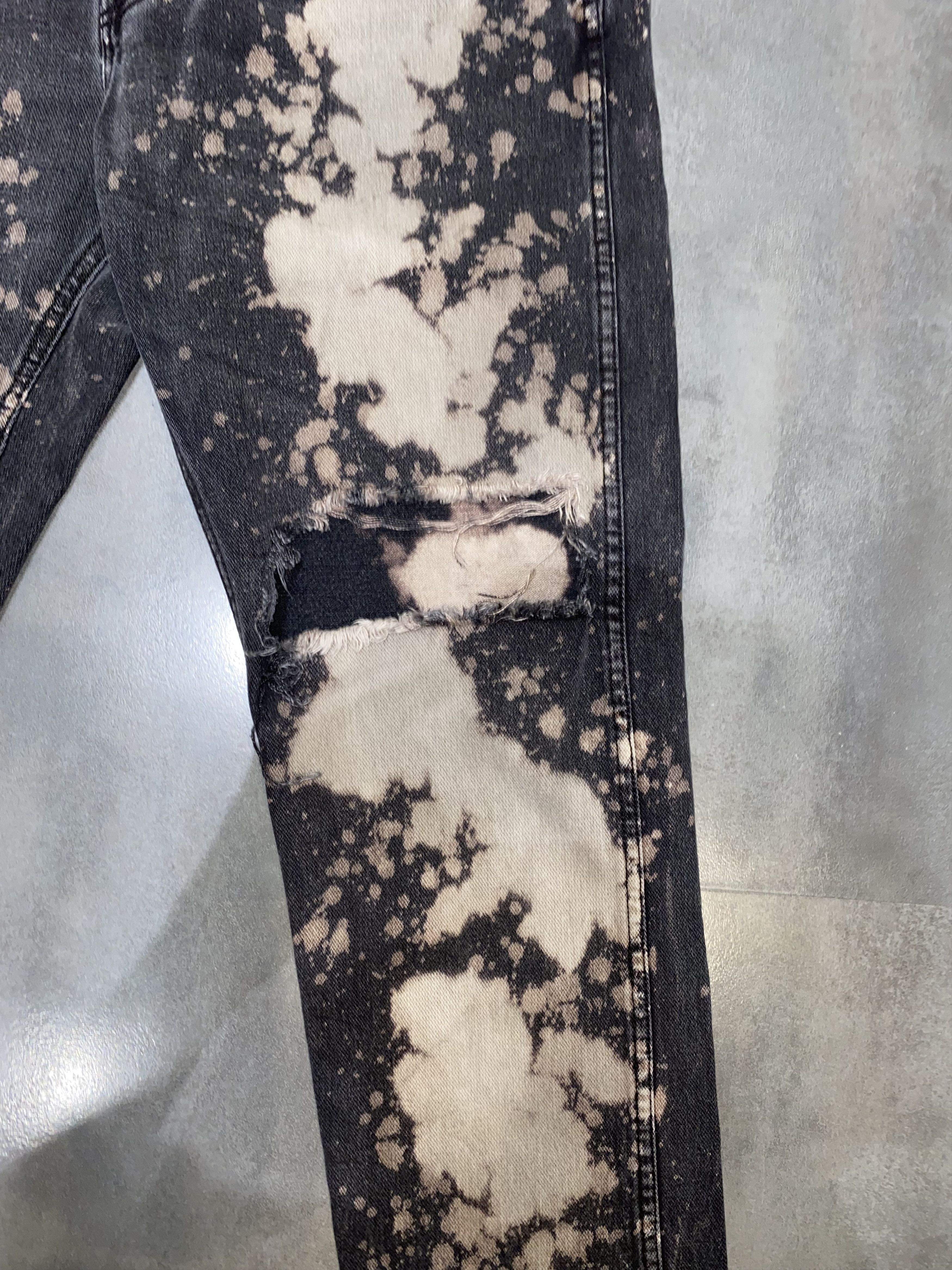 Gucci Rare! Gucci Distressed Acid Bleached Denim Pants Size US 32 / EU 48 - 12 Thumbnail