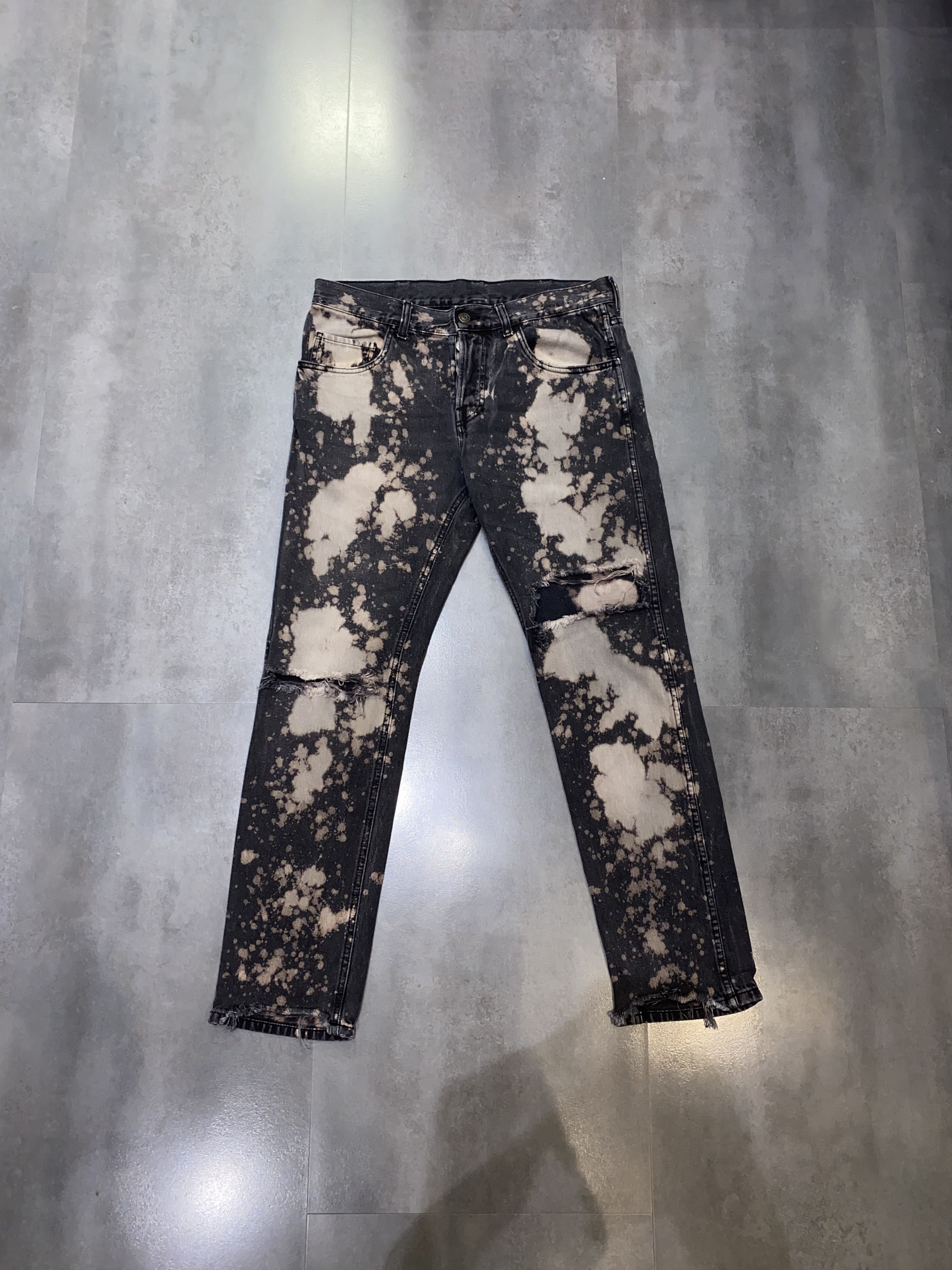 Gucci Rare! Gucci Distressed Acid Bleached Denim Pants Size US 32 / EU 48 - 2 Thumbnail