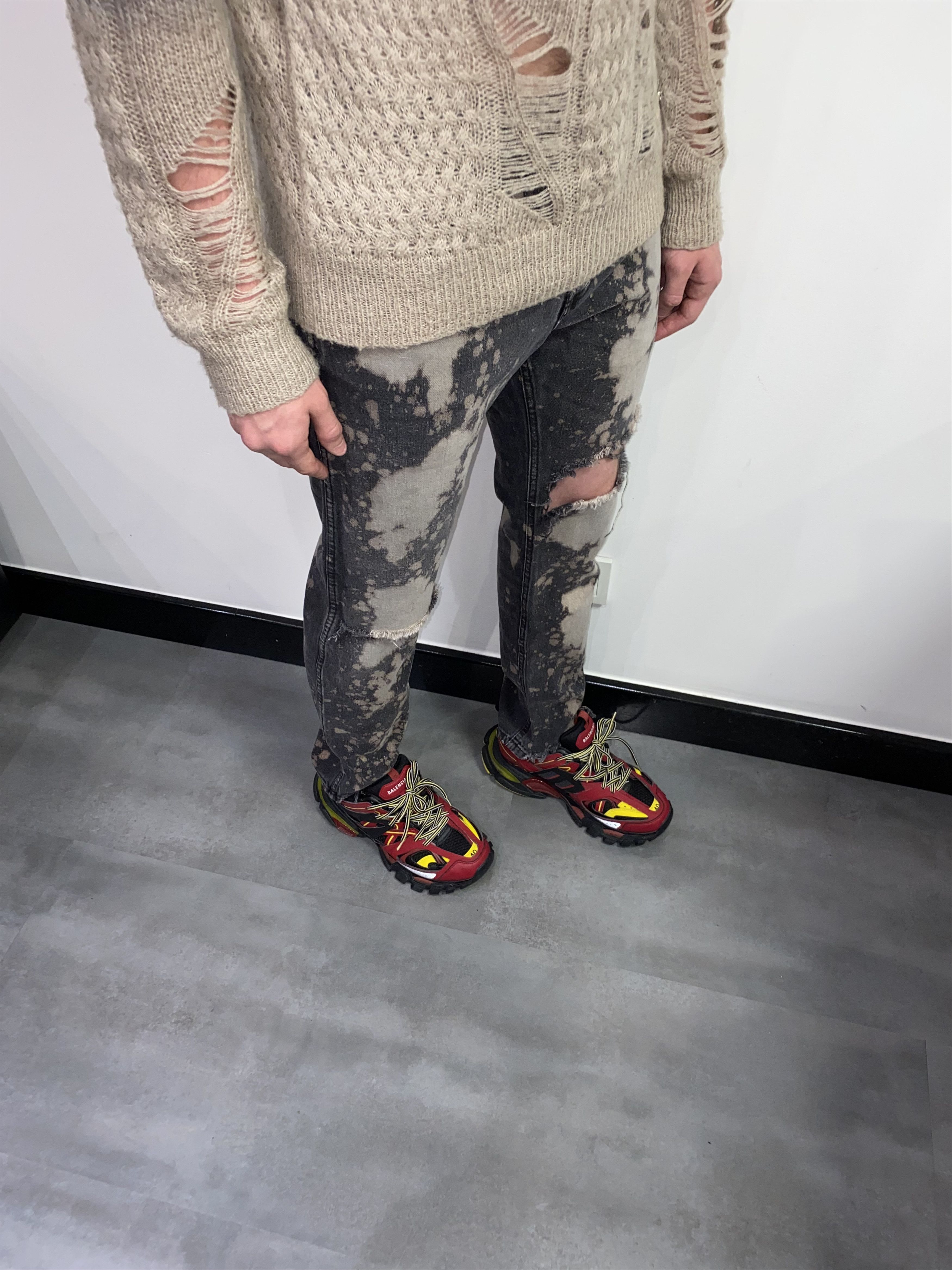 Gucci Rare! Gucci Distressed Acid Bleached Denim Pants Size US 32 / EU 48 - 9 Thumbnail