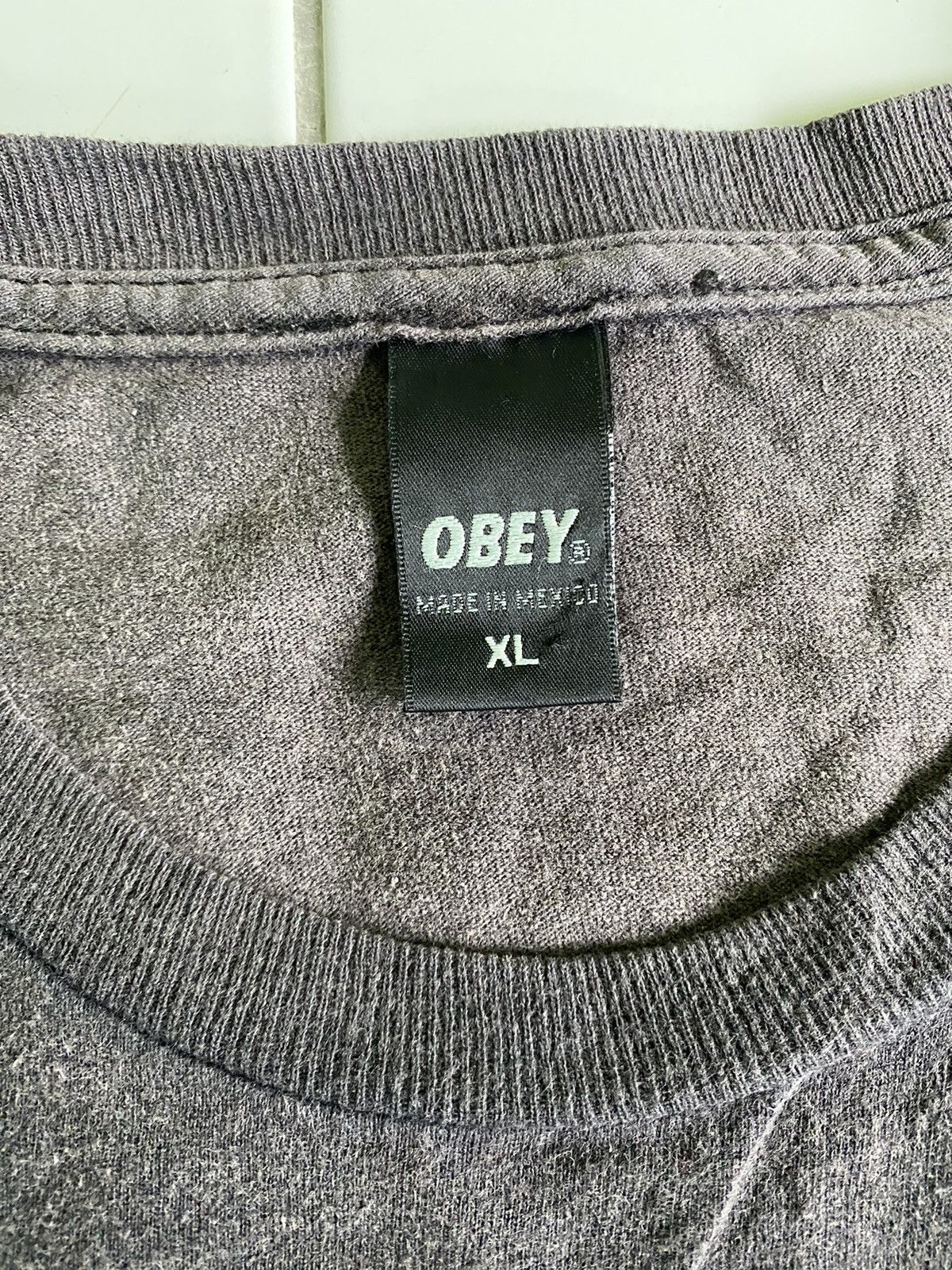 Obey × Vintage Vintage Obey Propaganda Sun Faded Black T shirt Size US XL / EU 56 / 4 - 3 Thumbnail