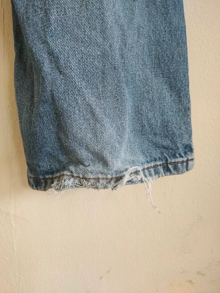Levi's × Vintage Rare Vintage 1990’s Levi’s 505 Light Blue Wash Denim Jeans Size US 32 / EU 48 - 8 Thumbnail