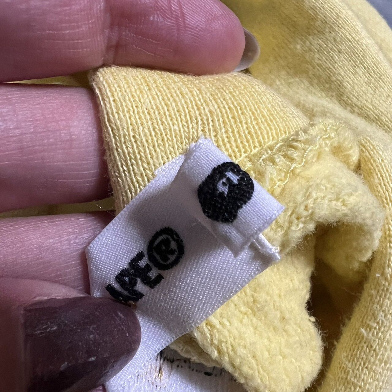 Bape BAPE pullover Hoodie yellow Size US XL / EU 56 / 4 - 4 Thumbnail