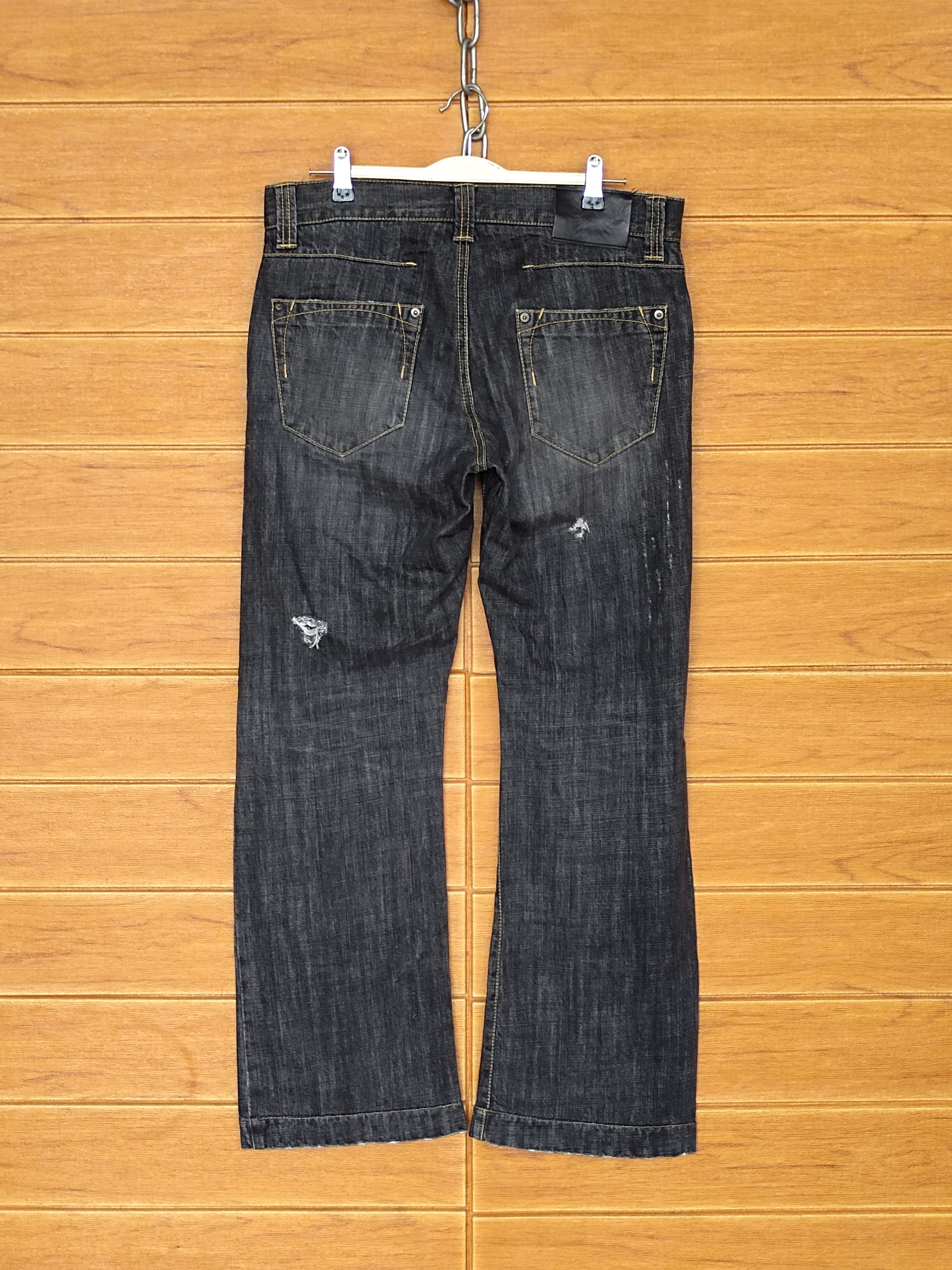 Comme des Garcons × Undercover Flare Jeans EPOCA UOMO Scrape Shred Design Denim Jeans Size US 32 / EU 48 - 16 Thumbnail
