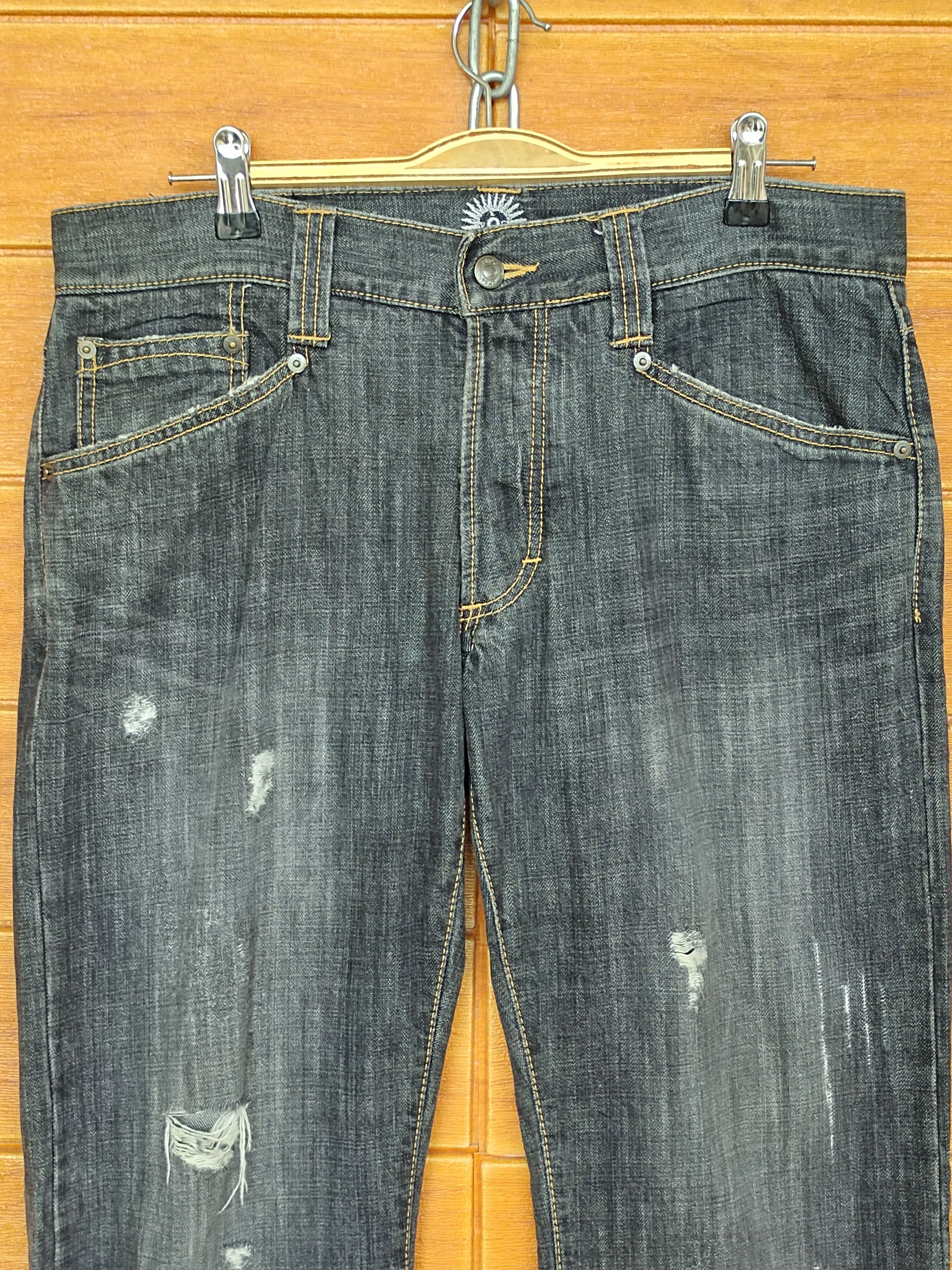 Comme des Garcons × Undercover Flare Jeans EPOCA UOMO Scrape Shred Design Denim Jeans Size US 32 / EU 48 - 3 Thumbnail