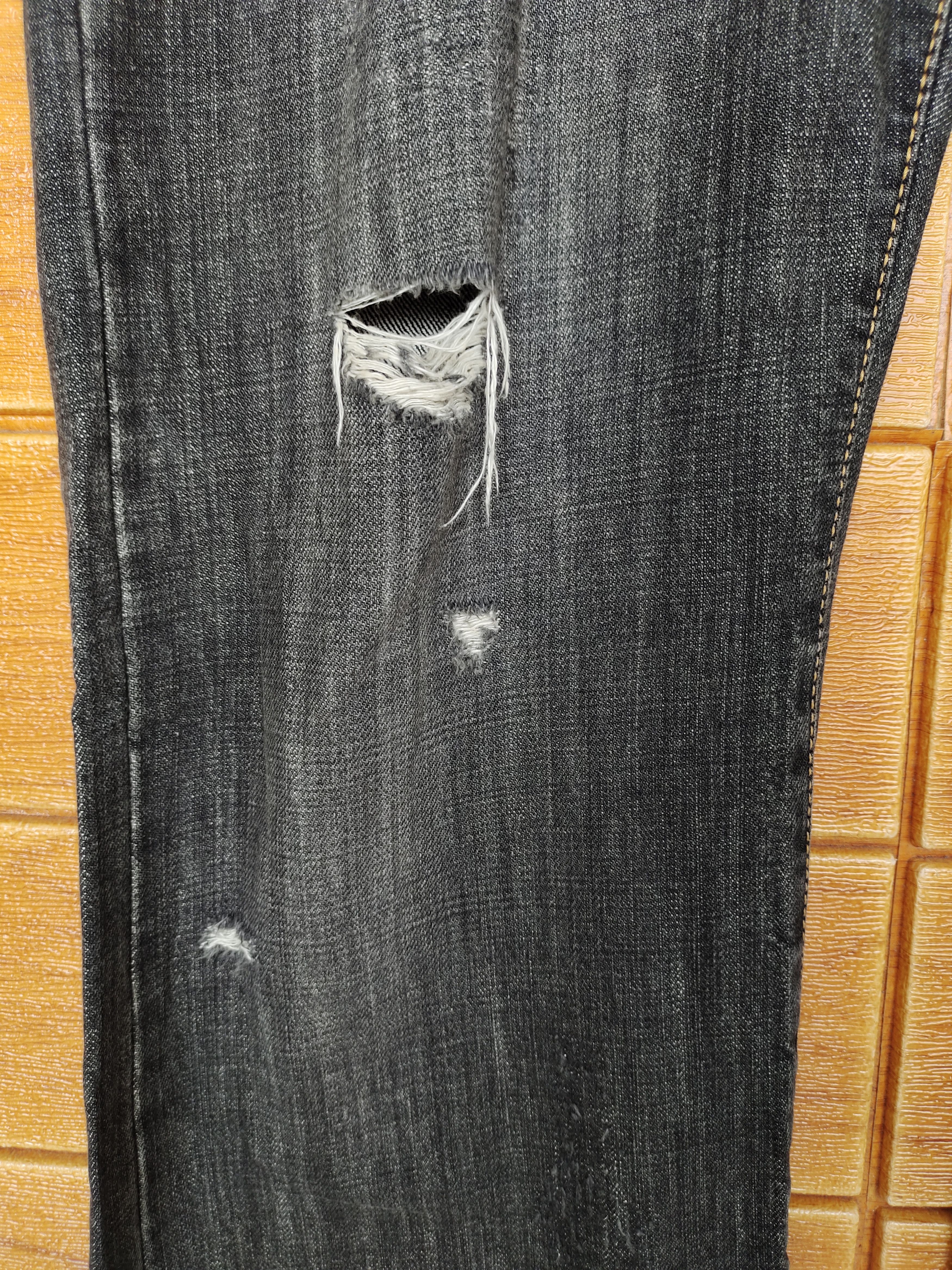 Comme des Garcons × Undercover Flare Jeans EPOCA UOMO Scrape Shred Design Denim Jeans Size US 32 / EU 48 - 12 Thumbnail