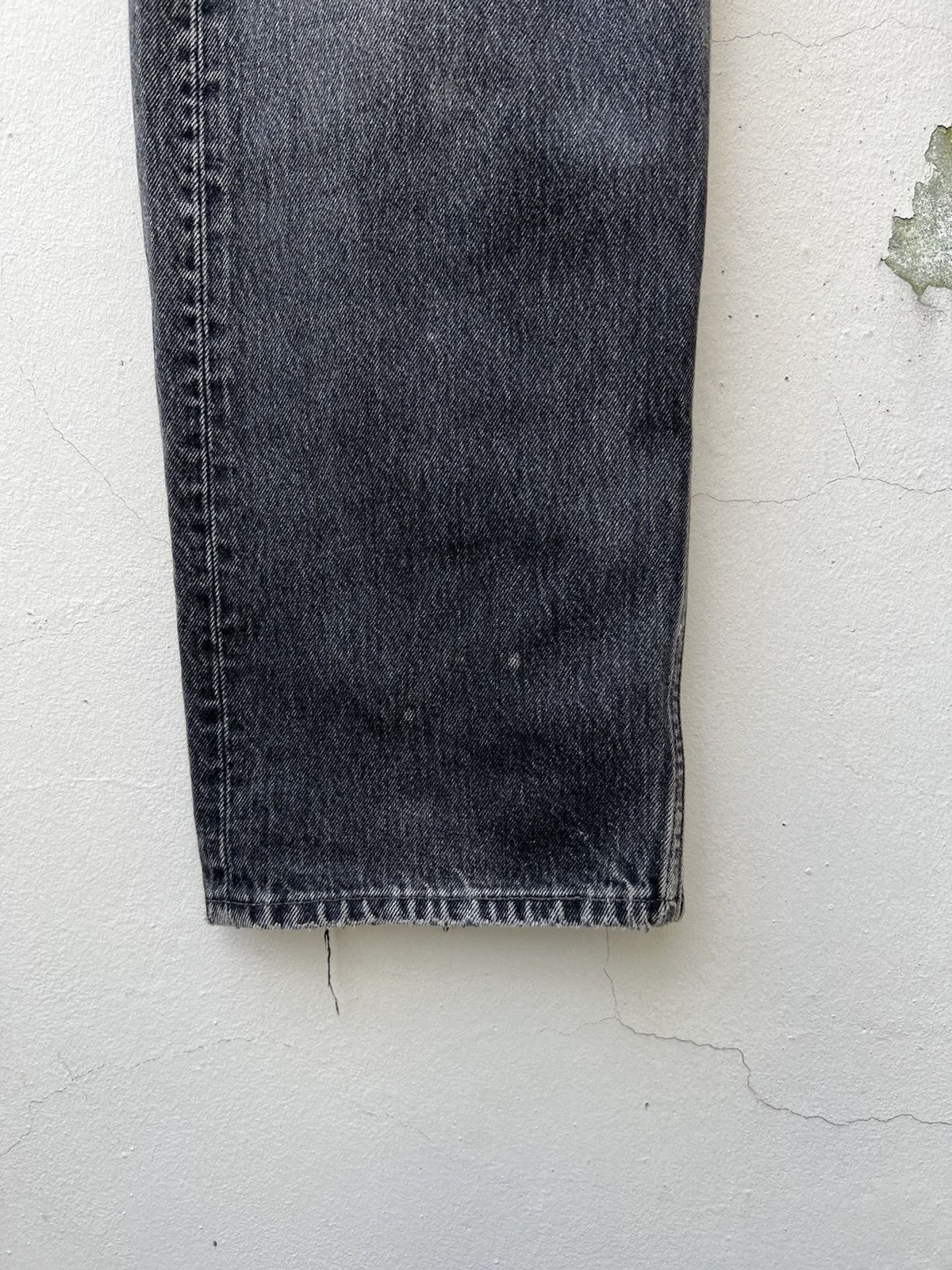 Levi's Vintage 1995 Levi’s 501 Distressed Faded Black Denim Jeans Size US 37 - 10 Thumbnail