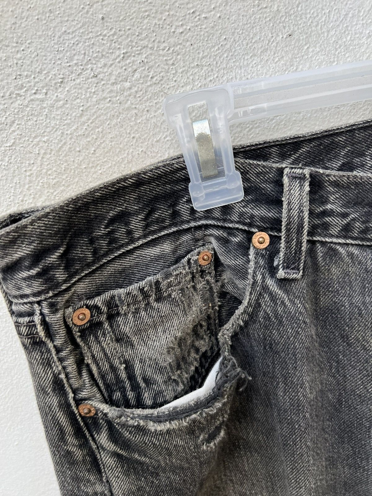 Levi's Vintage 1995 Levi’s 501 Distressed Faded Black Denim Jeans Size US 37 - 6 Thumbnail