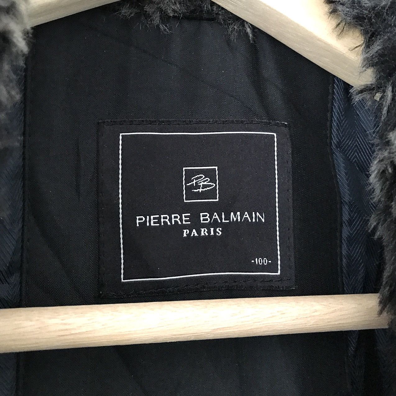 Designer Authentic Vintage Pierre Balmain Paris Fur Collar Jacket L Size US L / EU 52-54 / 3 - 10 Thumbnail