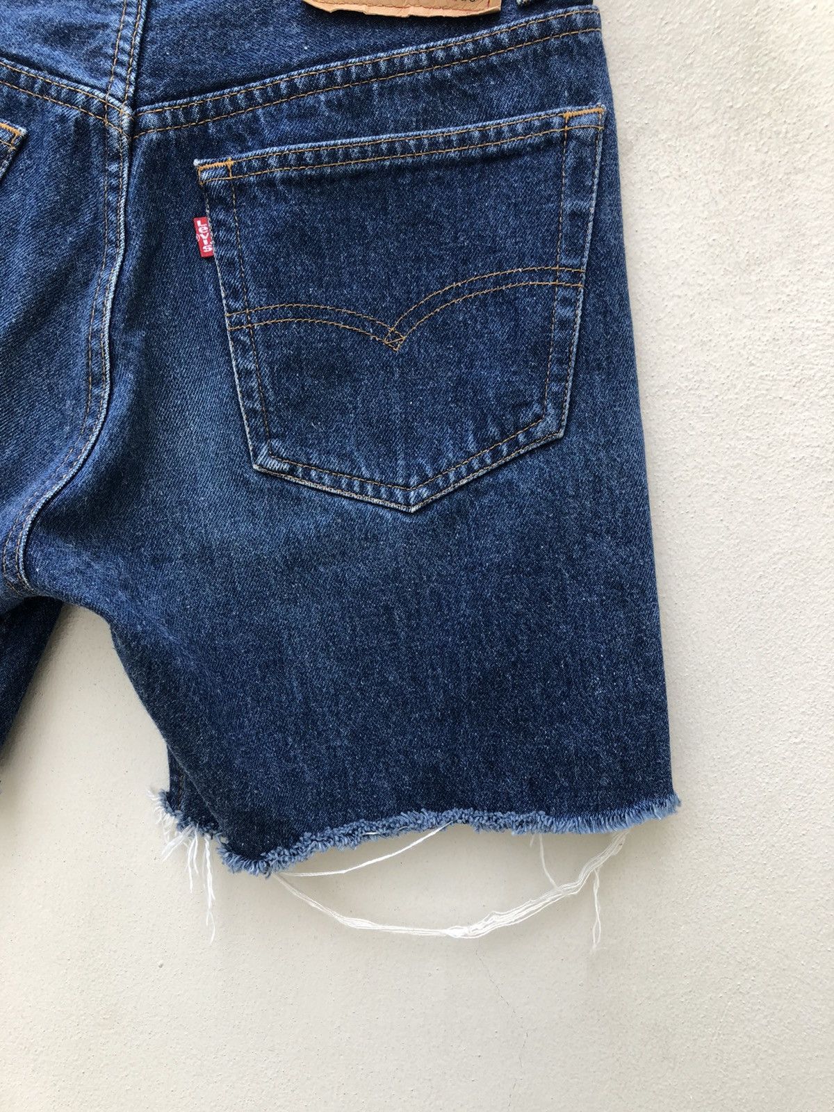 Levi's Vintage 1992 Levi’s 501 Jeans Ripped Off Hem Short Denim Size US 29 - 12 Thumbnail