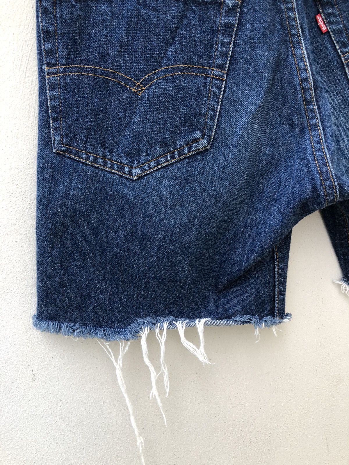 Levi's Vintage 1992 Levi’s 501 Jeans Ripped Off Hem Short Denim Size US 29 - 9 Thumbnail