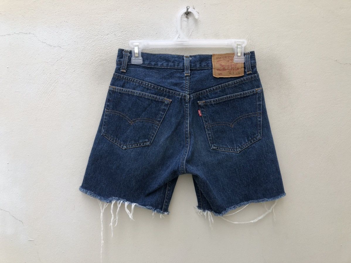 Levi's Vintage 1992 Levi’s 501 Jeans Ripped Off Hem Short Denim Size US 29 - 7 Thumbnail