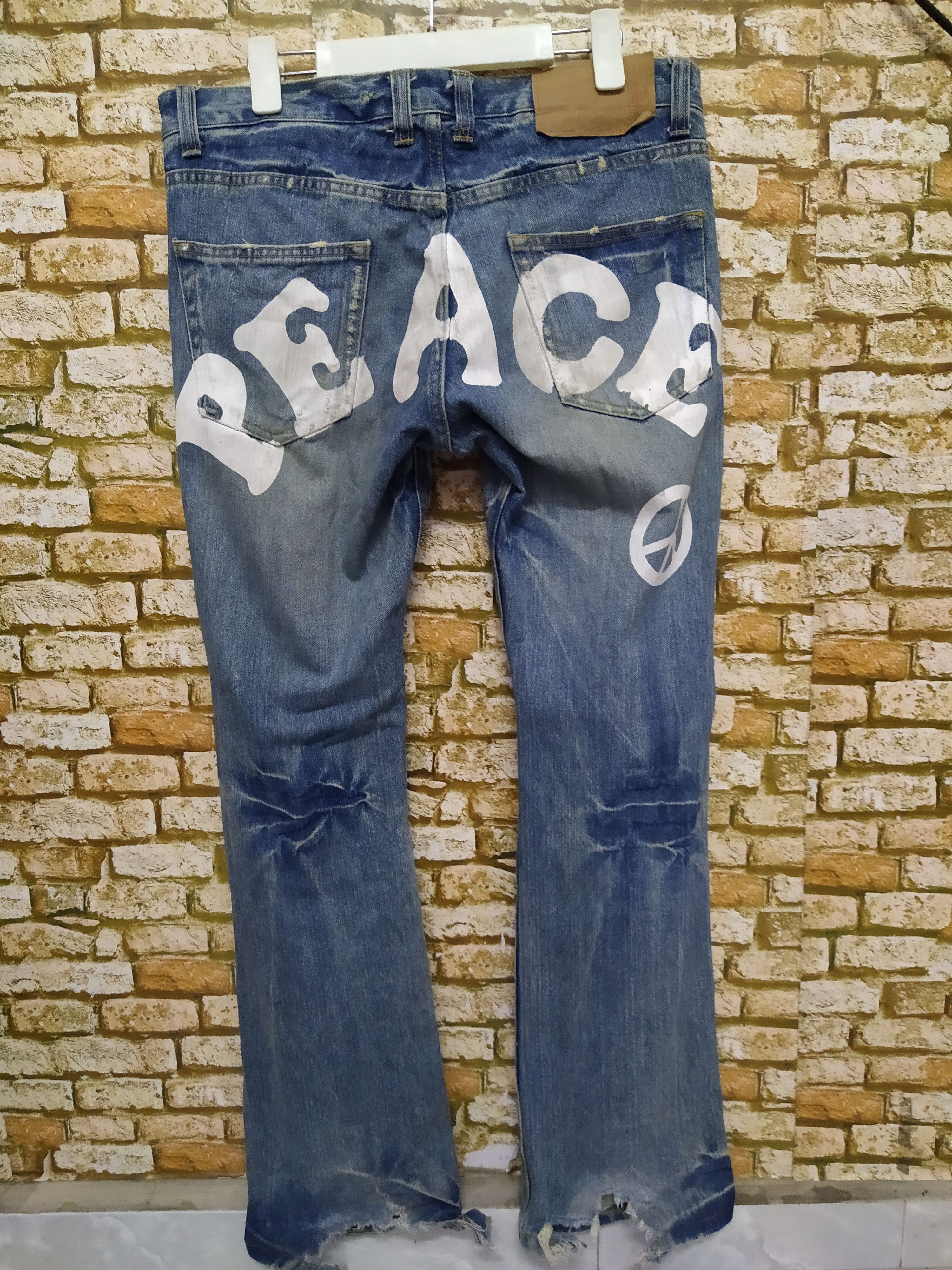 Japanese Brand LOMA PAINTED DISTRESSED DENIM JAPAN (B927) w35 Size US 35 - 6 Thumbnail