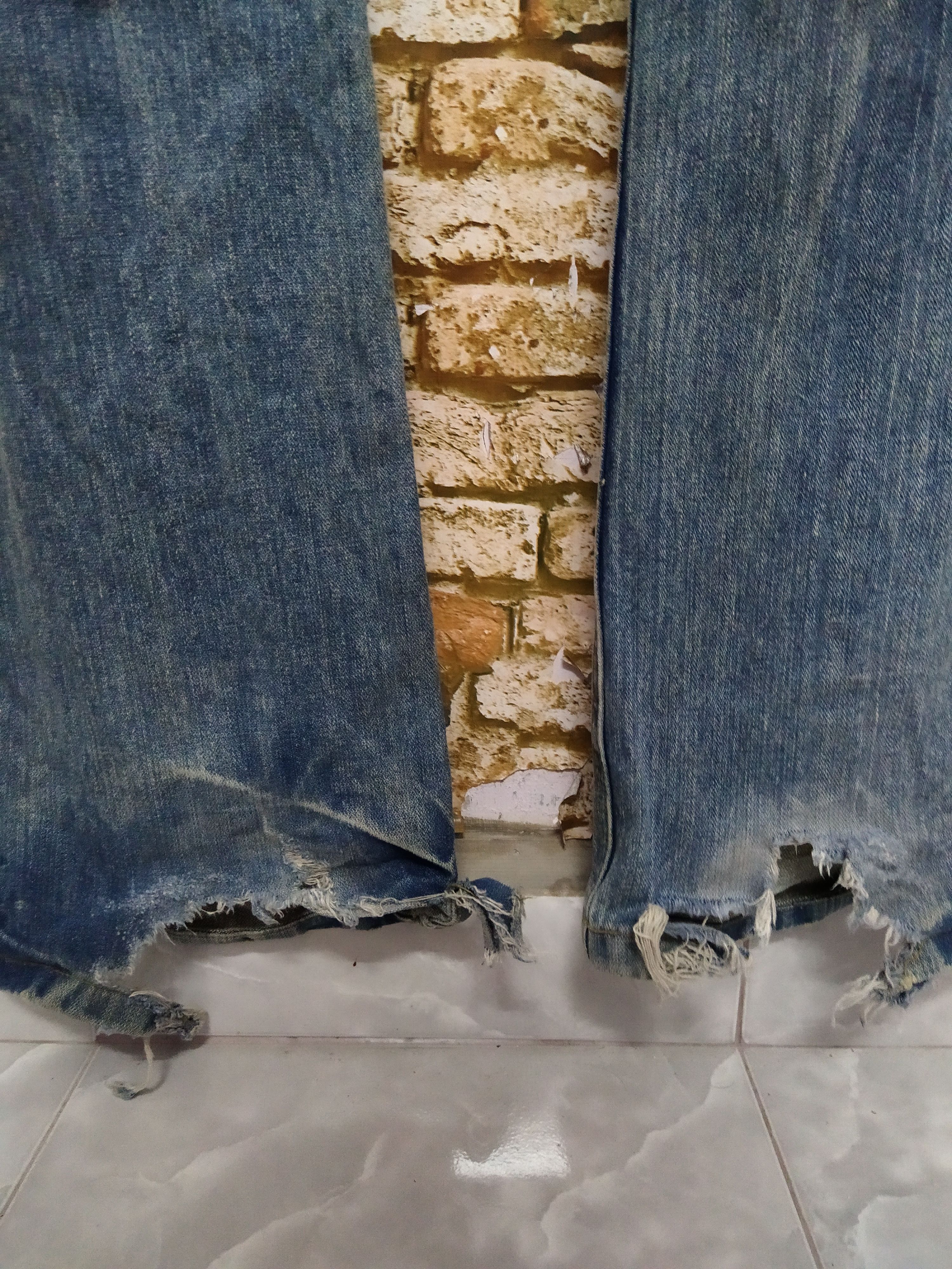 Japanese Brand LOMA PAINTED DISTRESSED DENIM JAPAN (B927) w35 Size US 35 - 7 Thumbnail