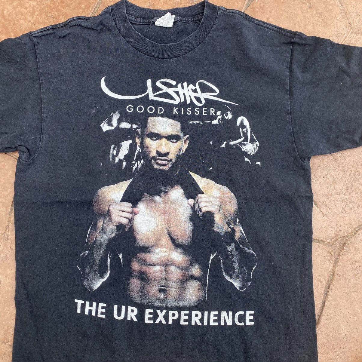Band Tees Thrashed Faded Vintage Y2K Usher Tour ERD GRUNGE TEE Size US M / EU 48-50 / 2 - 2 Thumbnail