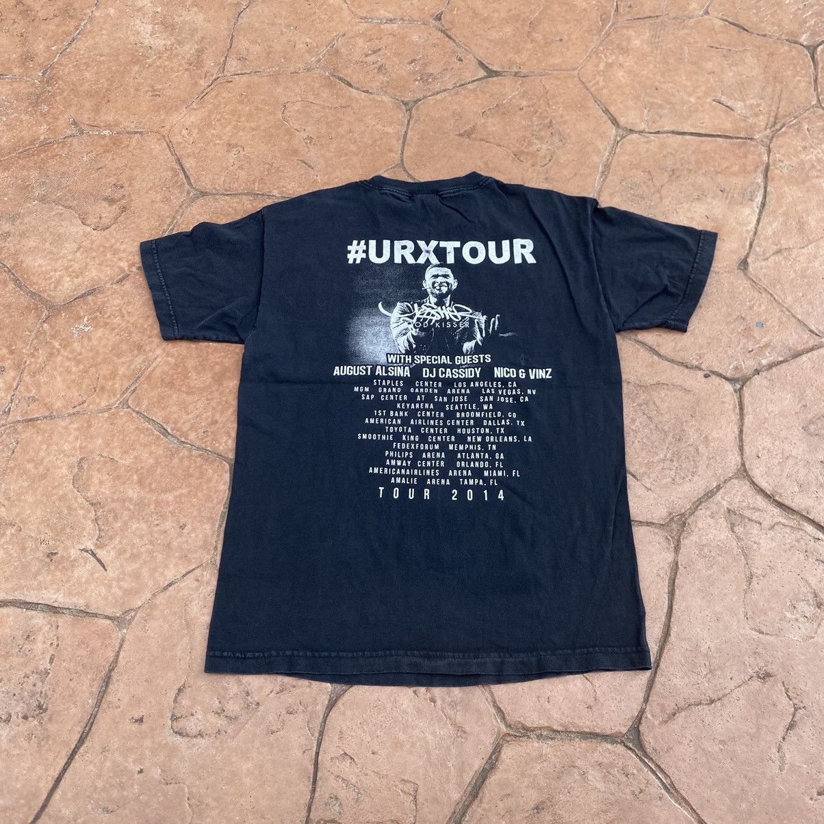 Band Tees Thrashed Faded Vintage Y2K Usher Tour ERD GRUNGE TEE Size US M / EU 48-50 / 2 - 3 Thumbnail