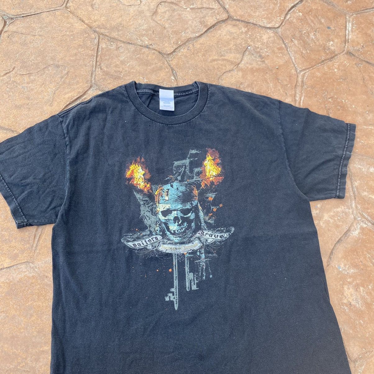 Vintage Thrashed Faded Vintage Y2K The Pirates Of The Caribbean Tee Size US L / EU 52-54 / 3 - 1 Thumbnail