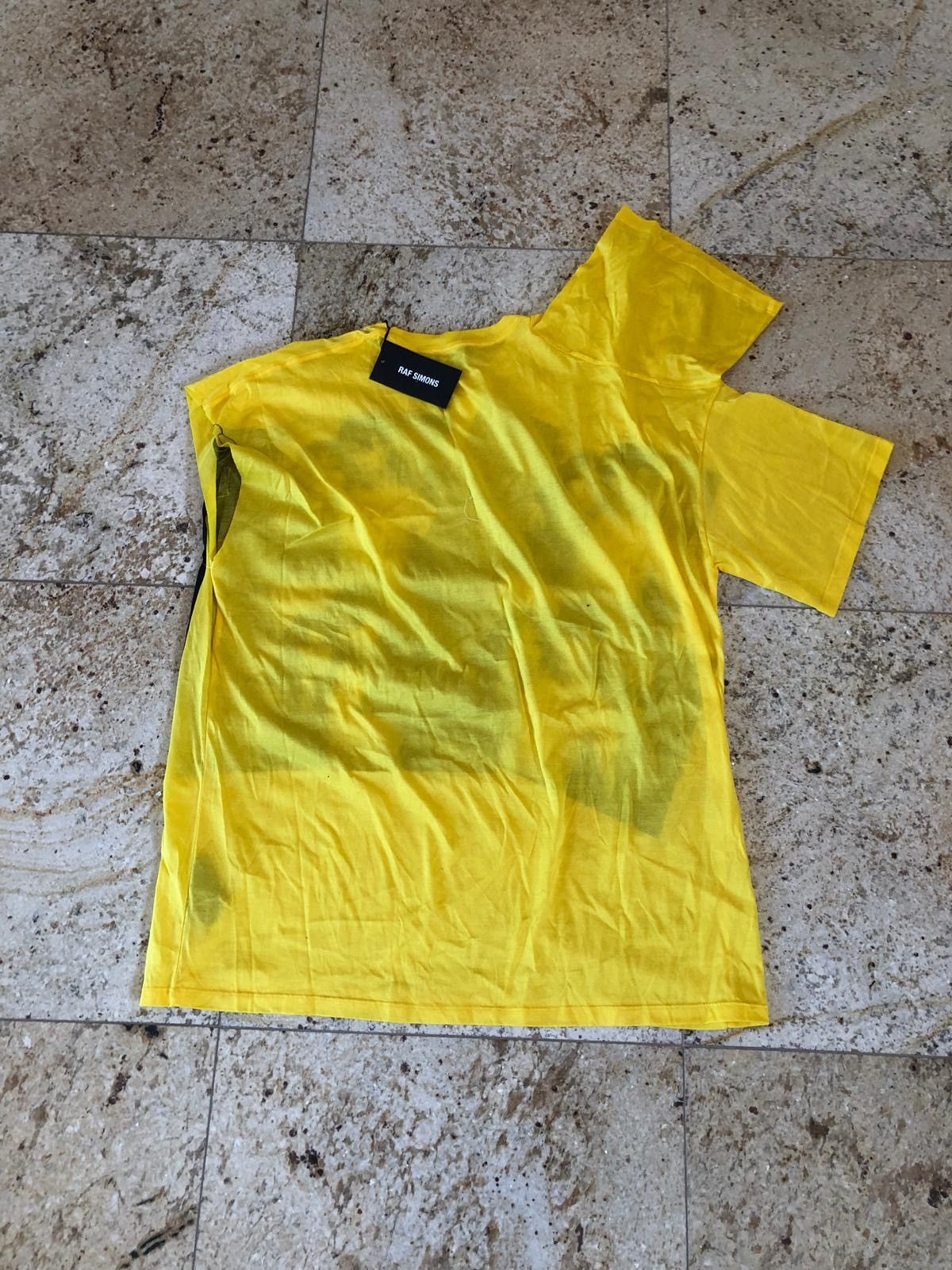 Raf Simons SS19 Displaced Sleeves Tee in Yellow Size US S / EU 44-46 / 1 - 5 Thumbnail
