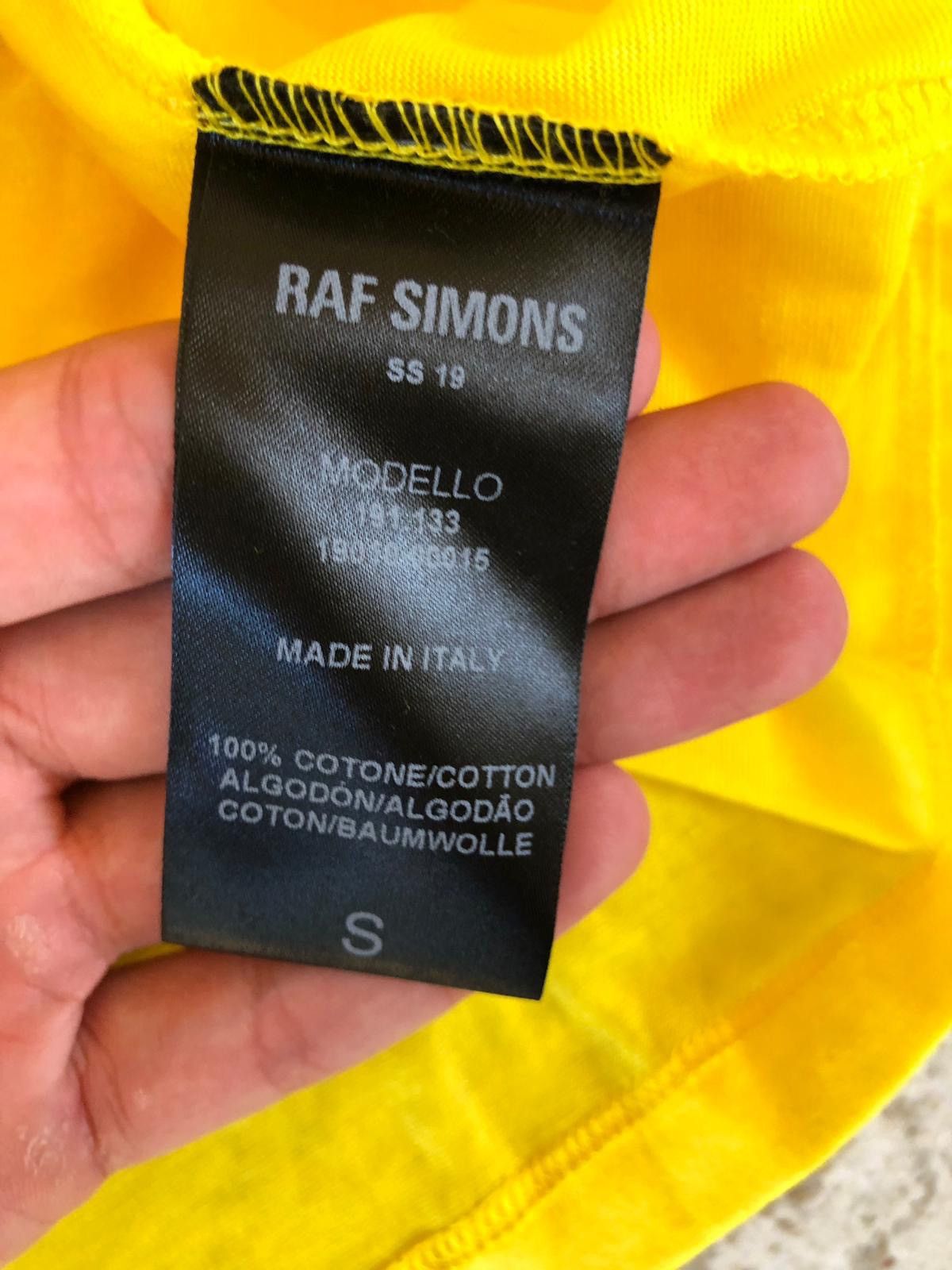 Raf Simons SS19 Displaced Sleeves Tee in Yellow Size US S / EU 44-46 / 1 - 7 Thumbnail