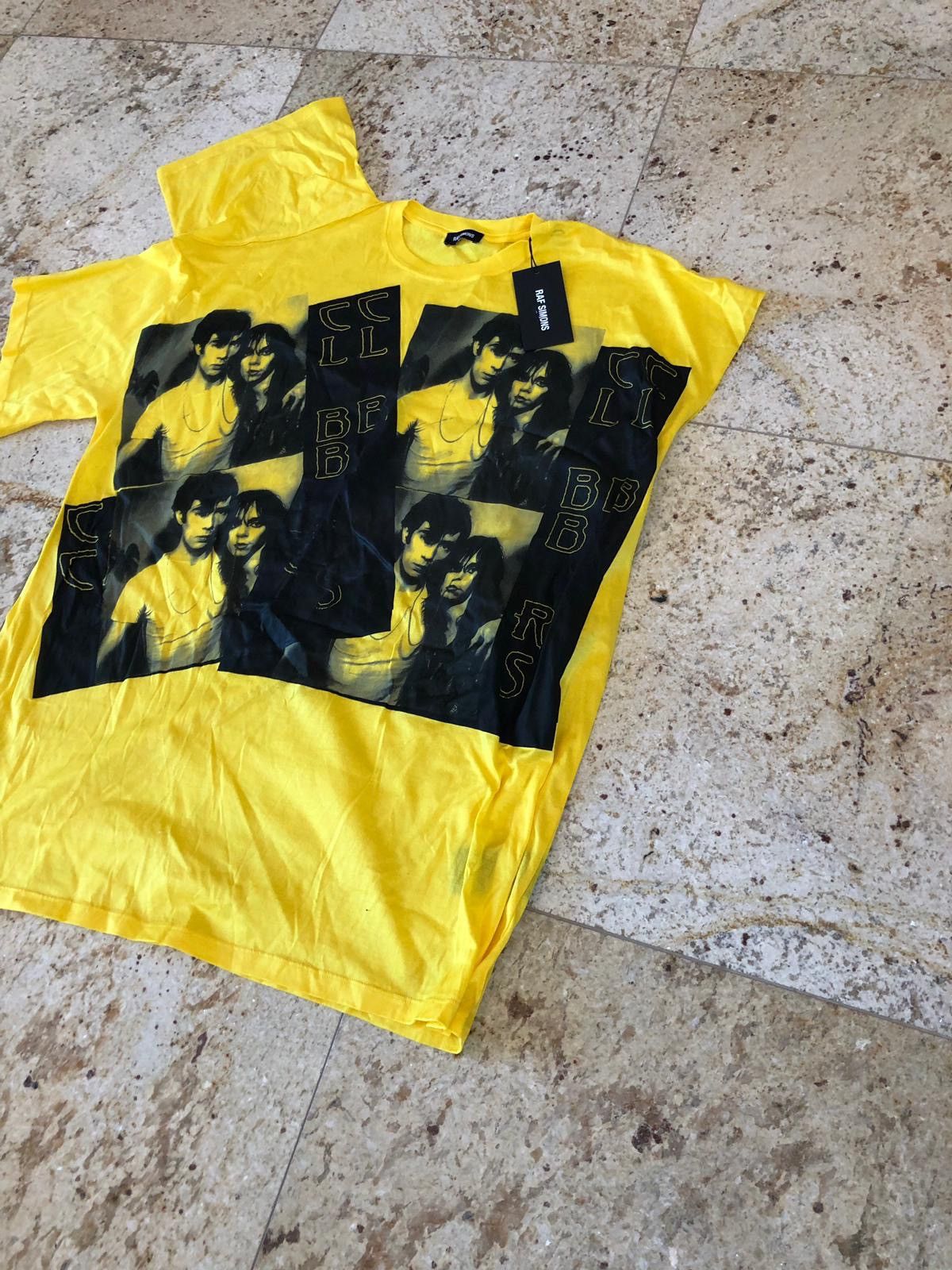Raf Simons SS19 Displaced Sleeves Tee in Yellow Size US S / EU 44-46 / 1 - 2 Thumbnail