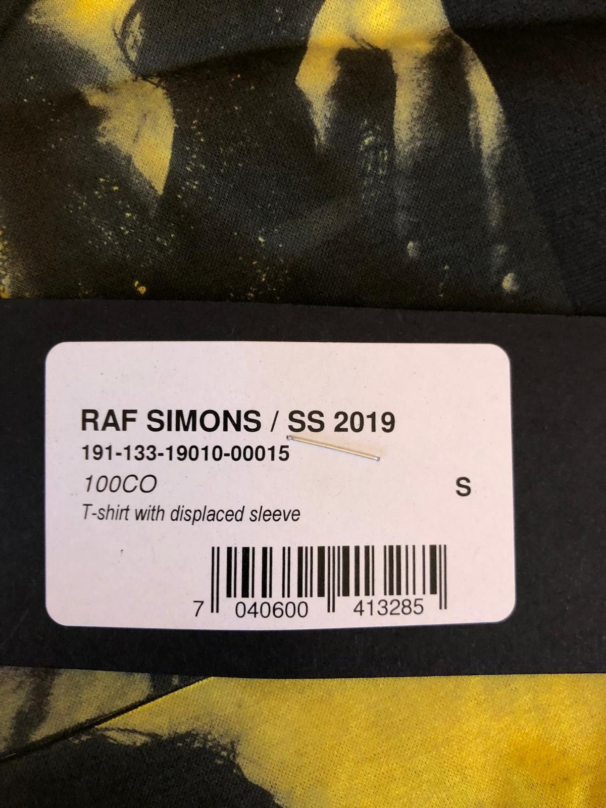 Raf Simons SS19 Displaced Sleeves Tee in Yellow Size US S / EU 44-46 / 1 - 4 Thumbnail