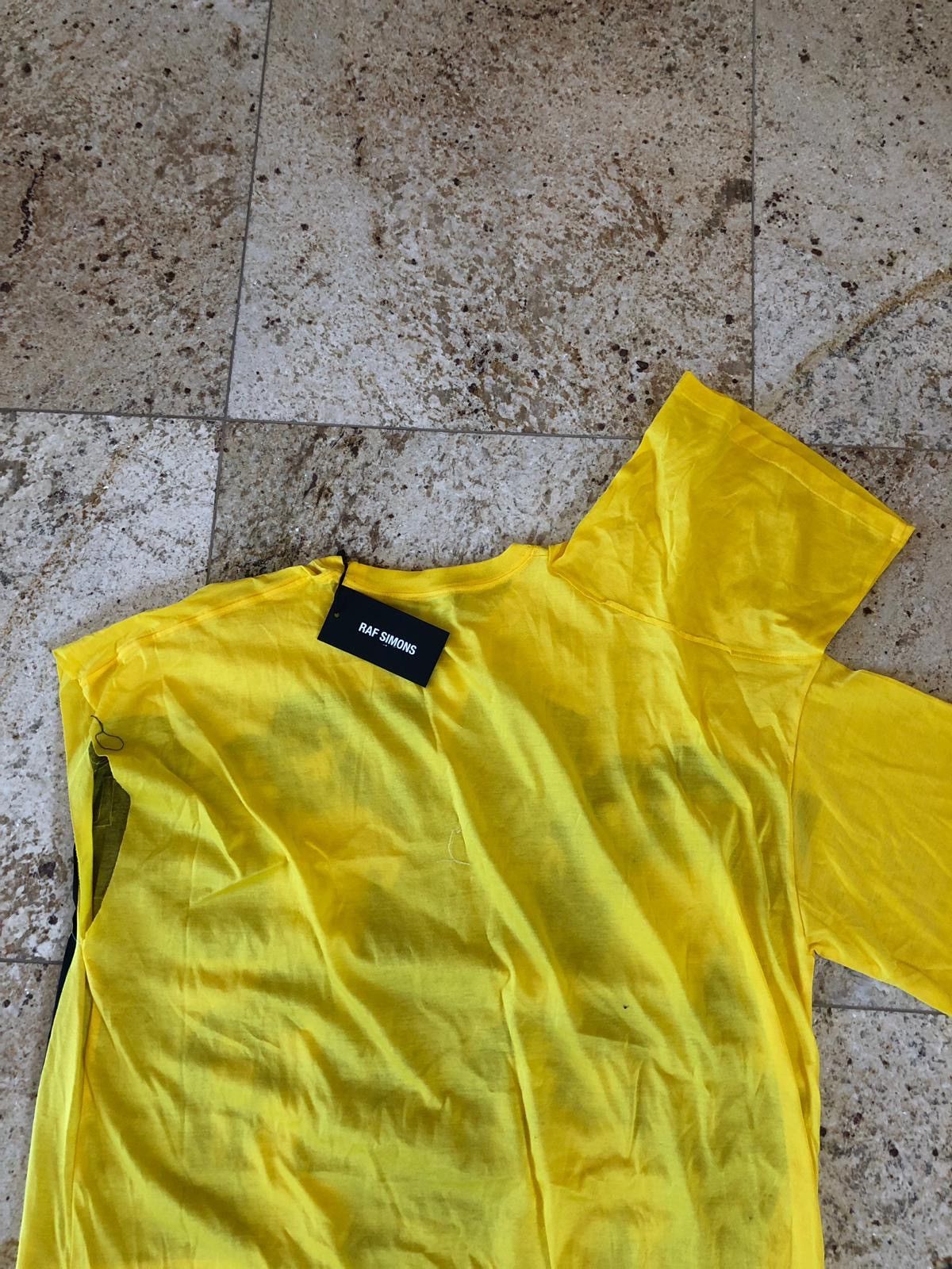Raf Simons SS19 Displaced Sleeves Tee in Yellow Size US S / EU 44-46 / 1 - 8 Thumbnail